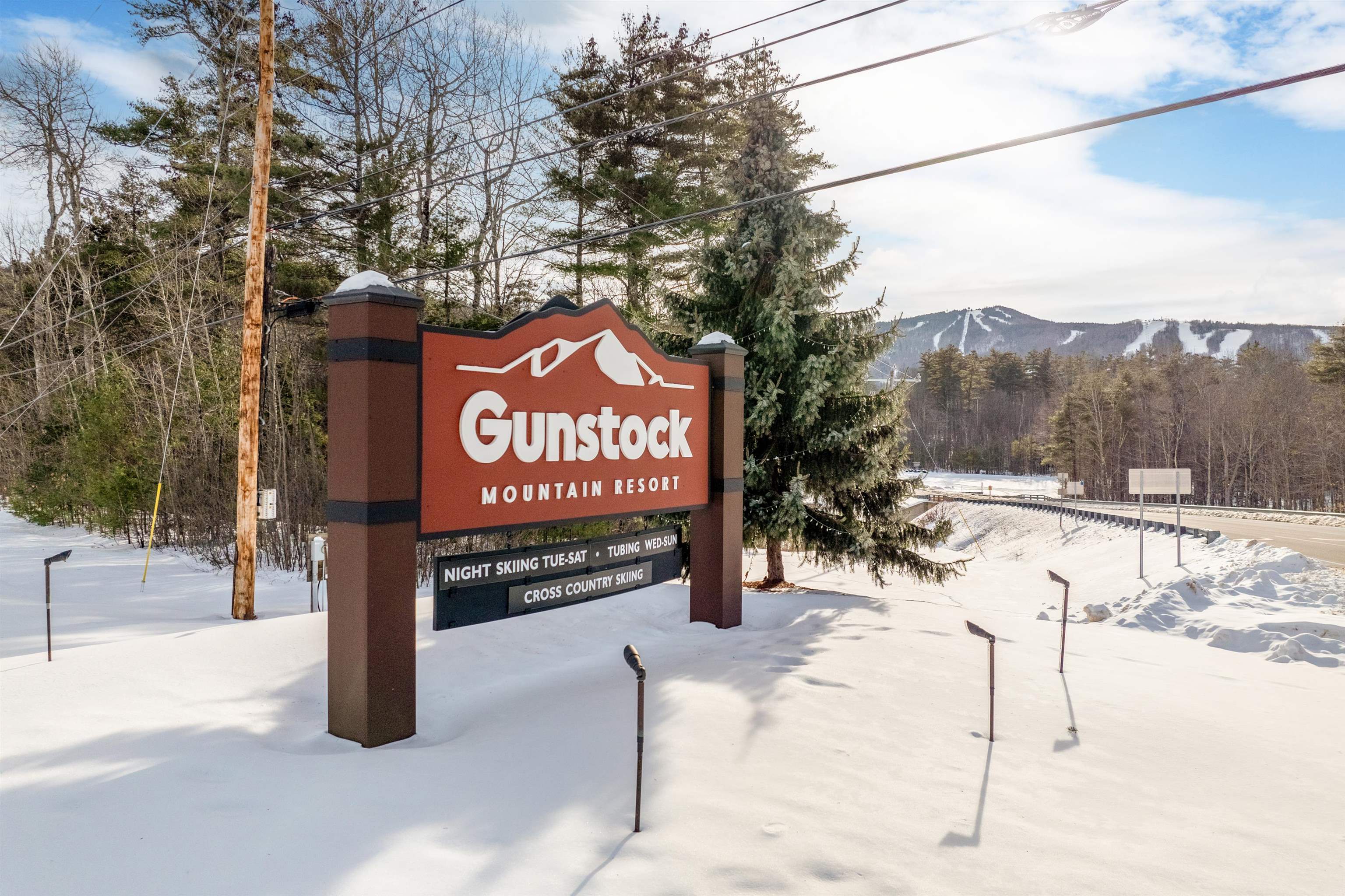 11 Rollins Rd, Gilford, NH 03249