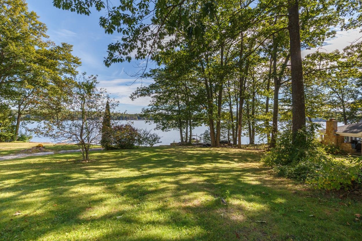 3 Ski Doo Ln, Deerfield, NH 03037