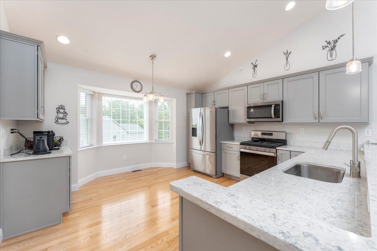 9 Springfield Dr, Hampstead, NH 03826