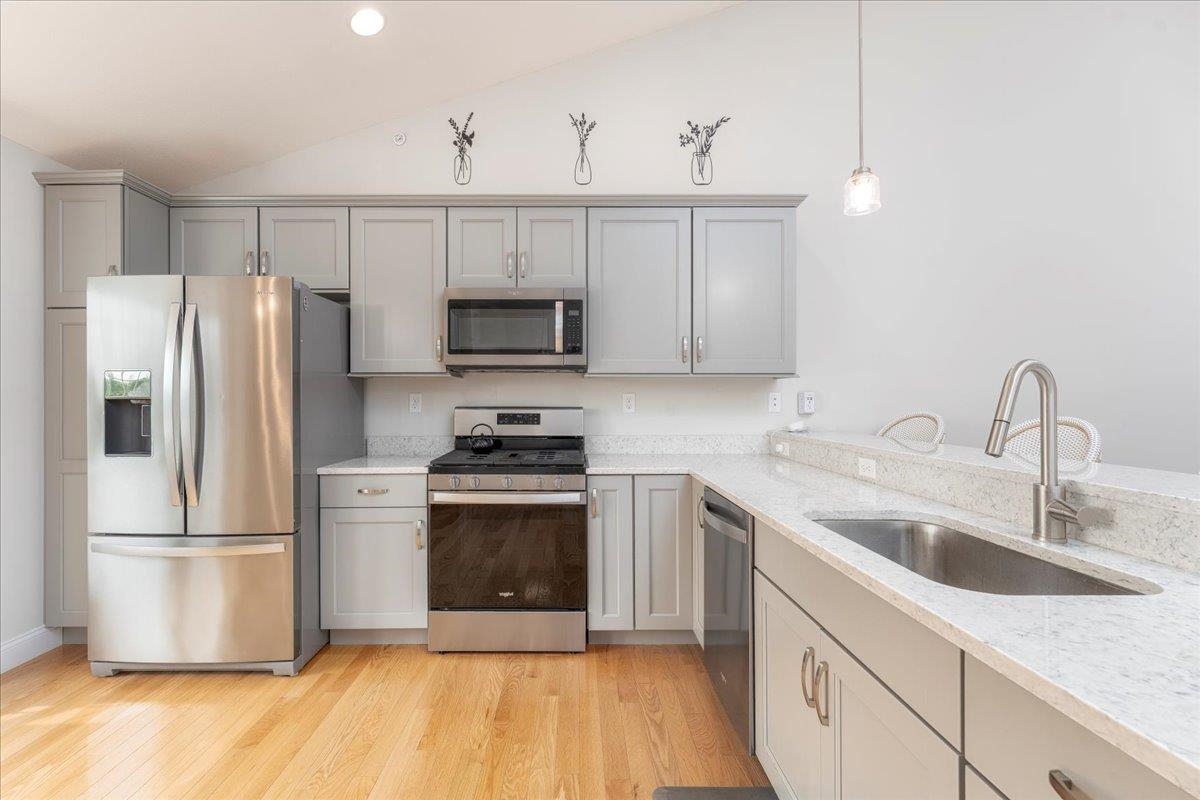 9 Springfield Dr, Hampstead, NH 03826