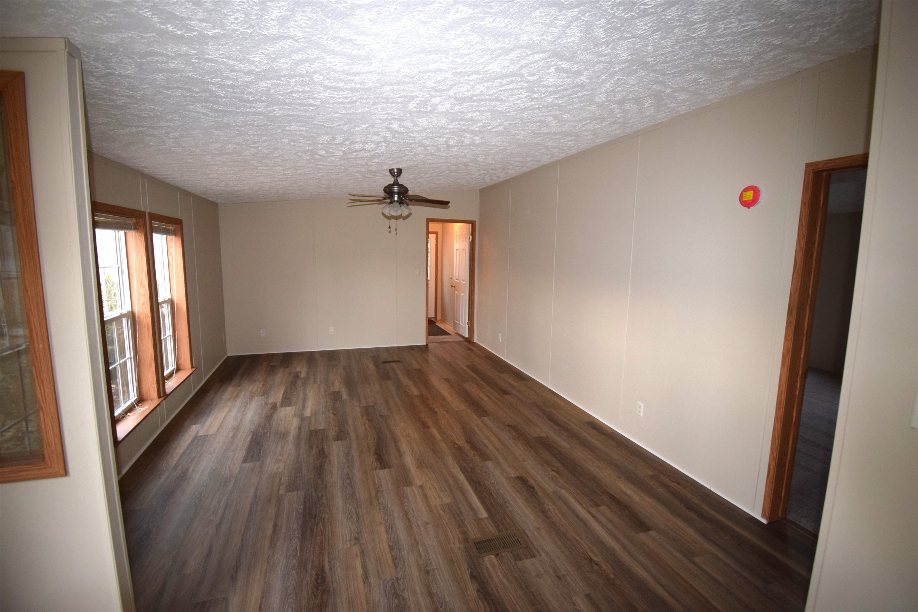 6 George's Ln, Fremont, NH 03044