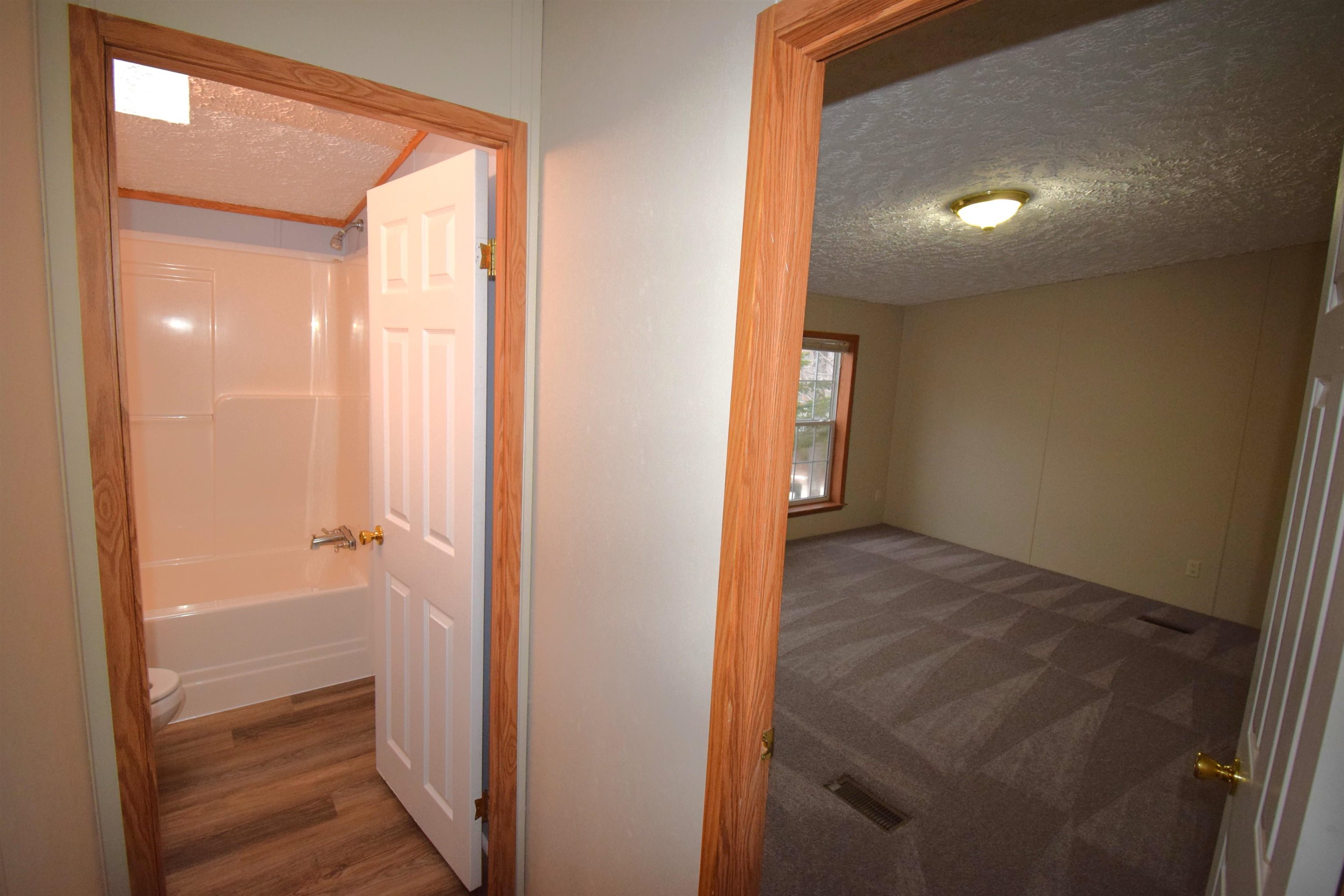 6 George's Ln, Fremont, NH 03044