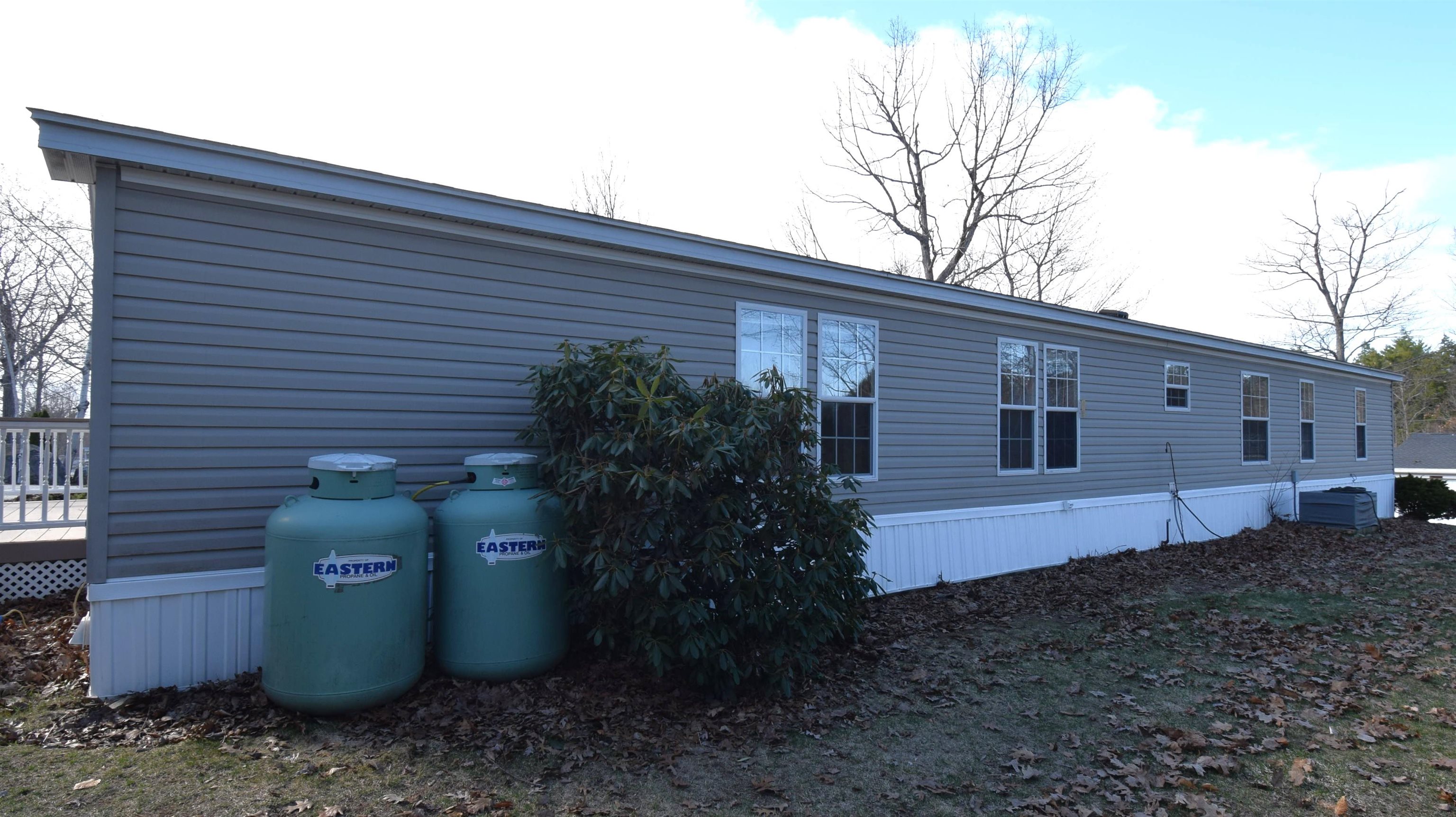 6 George's Ln, Fremont, NH 03044