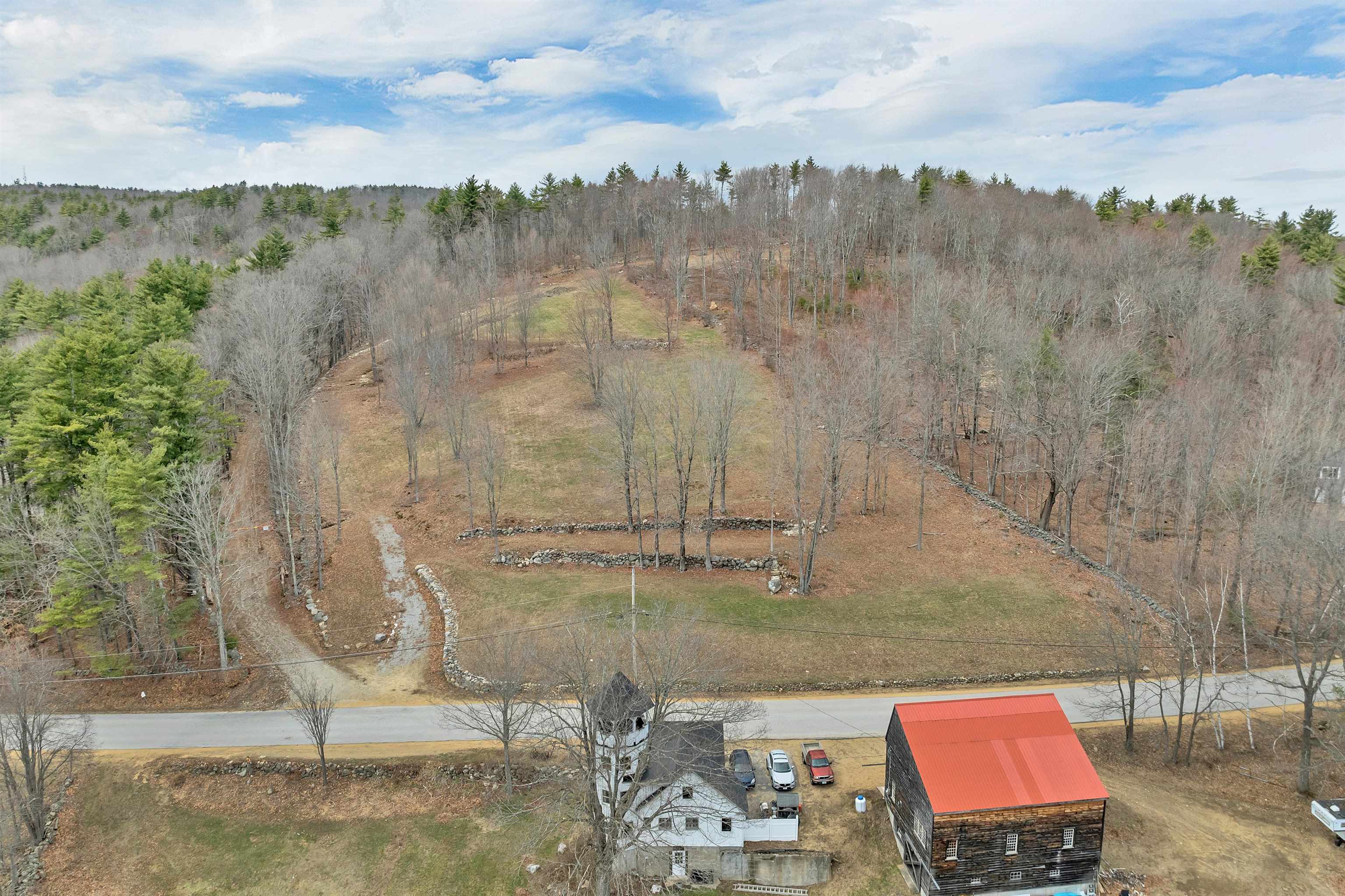 7298 Oak Hill Rd, Loudon, NH 03307