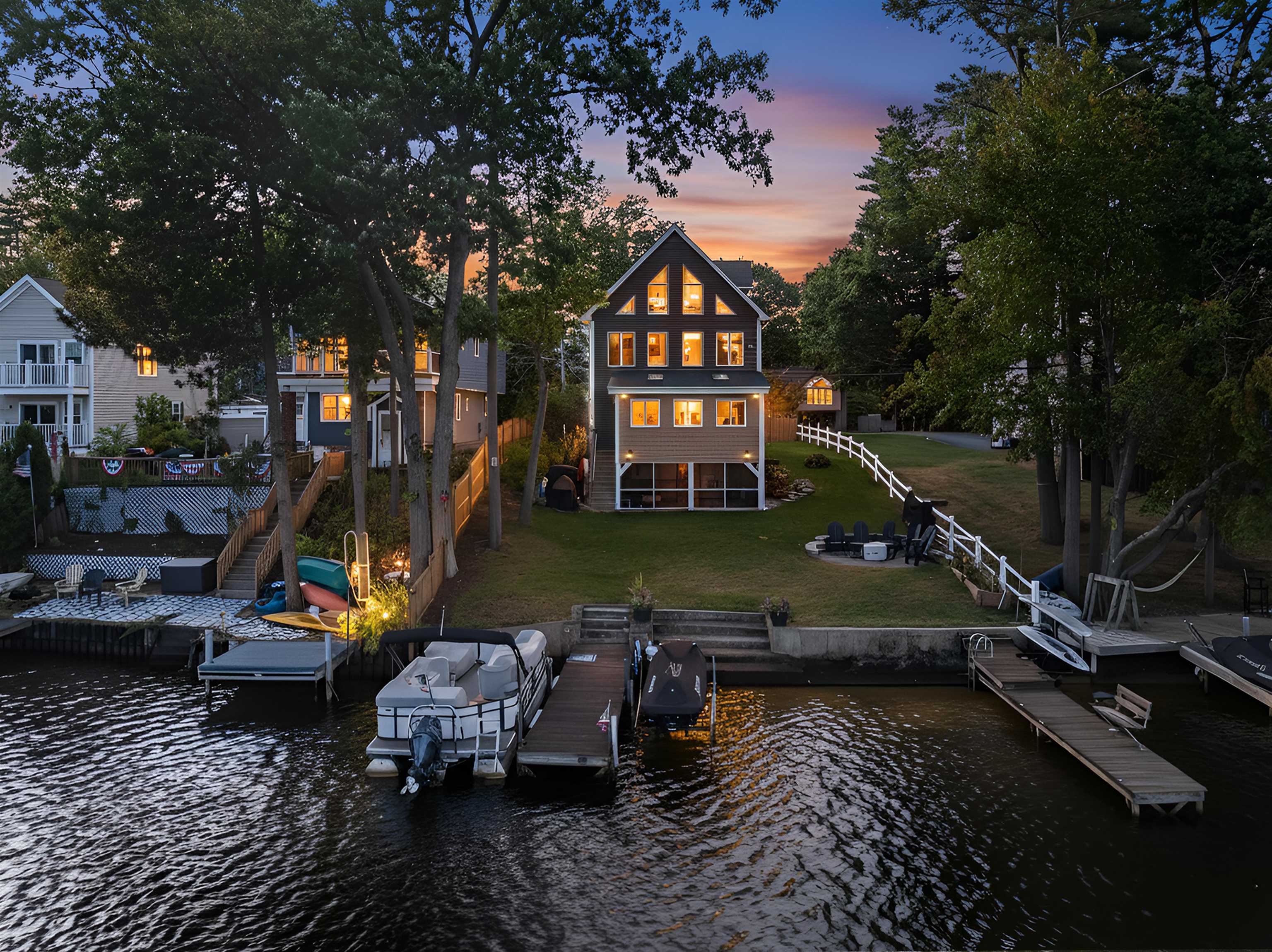 43 Shore Dr, Salem, NH 03079