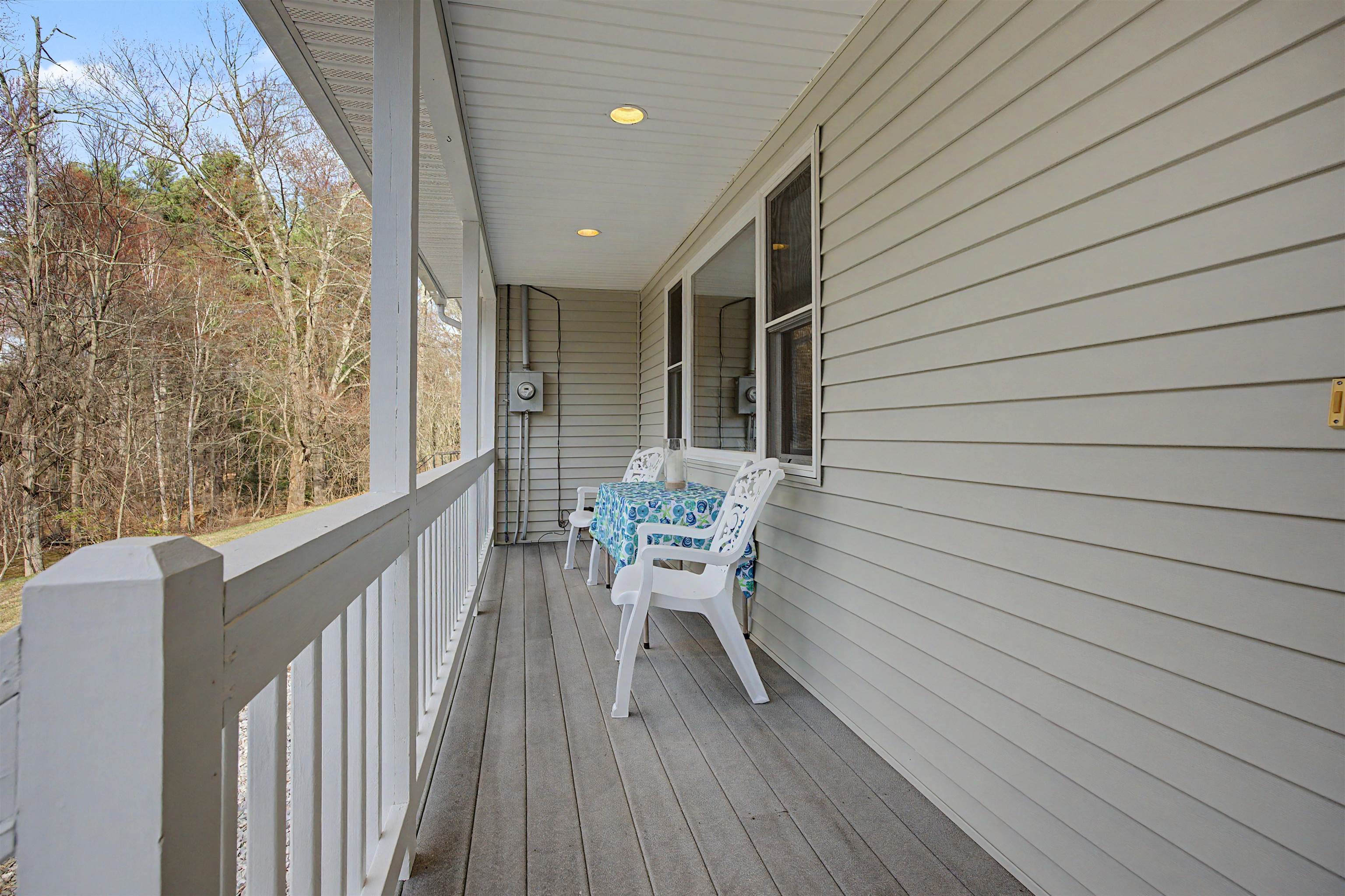 13 Glenview Dr, Hudson, NH 03051