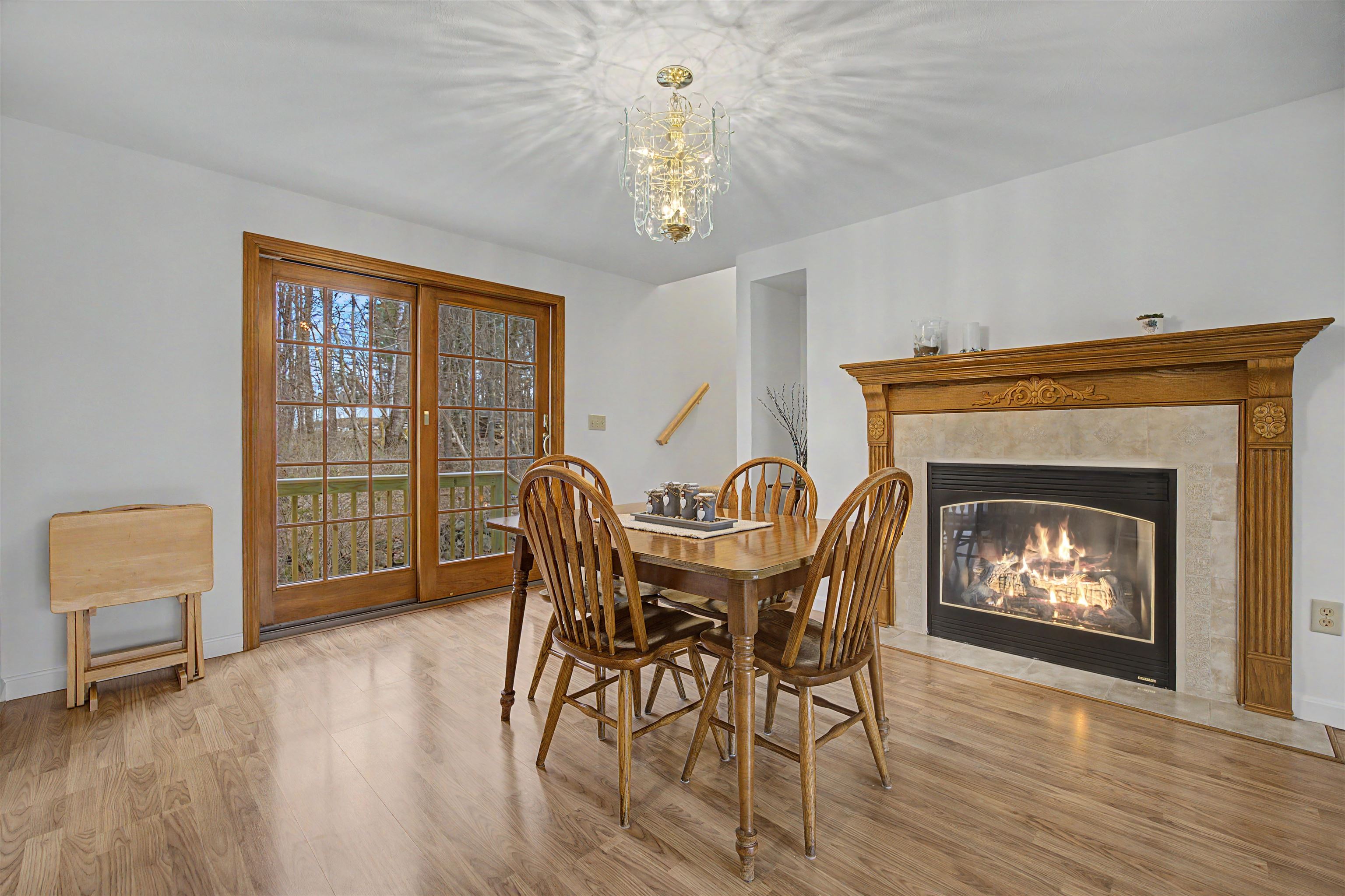 13 Glenview Dr, Hudson, NH 03051