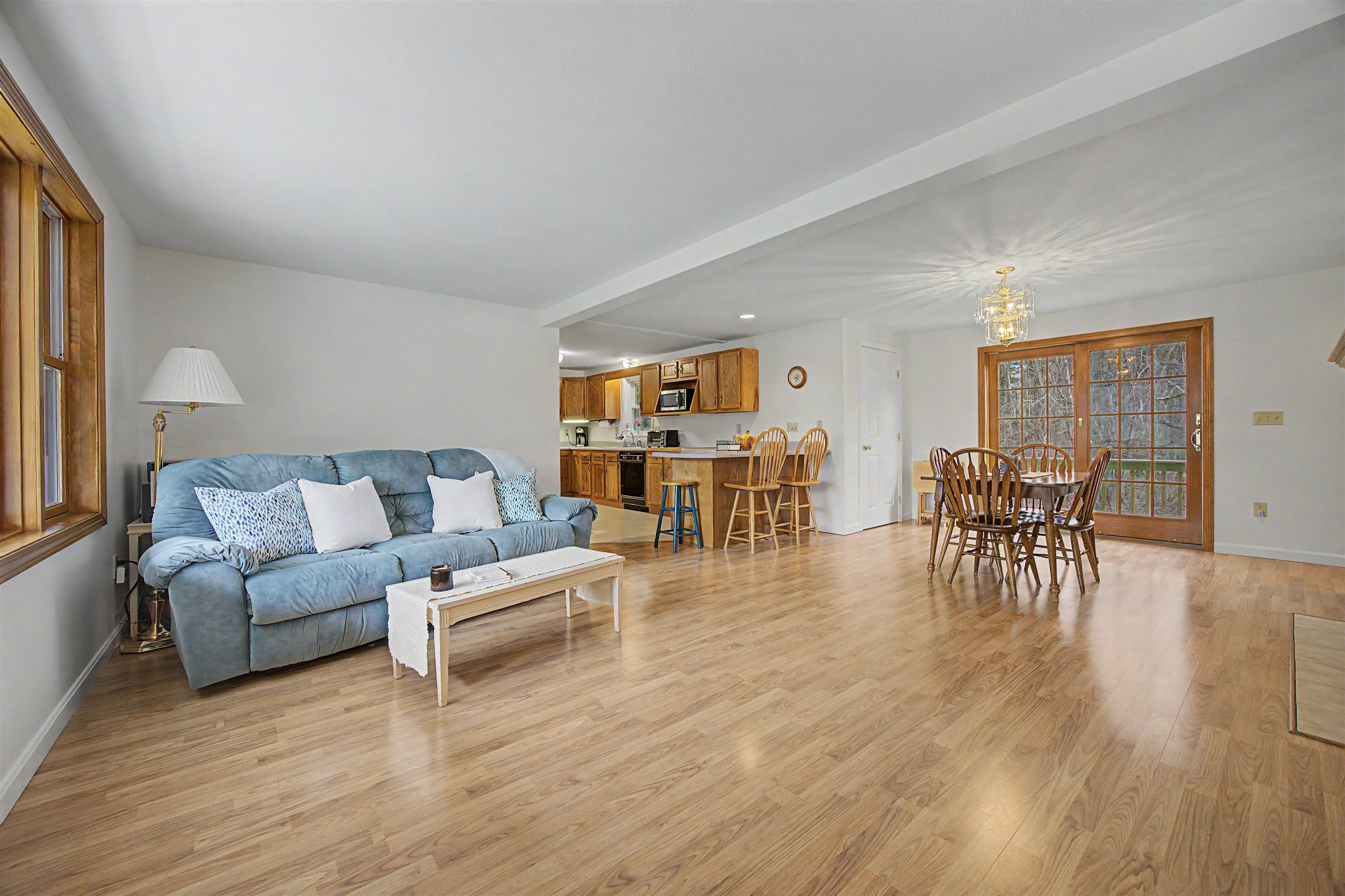 13 Glenview Dr, Hudson, NH 03051