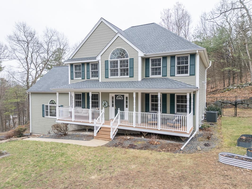 136 Wyndridge Cir, Pelham, NH 03076