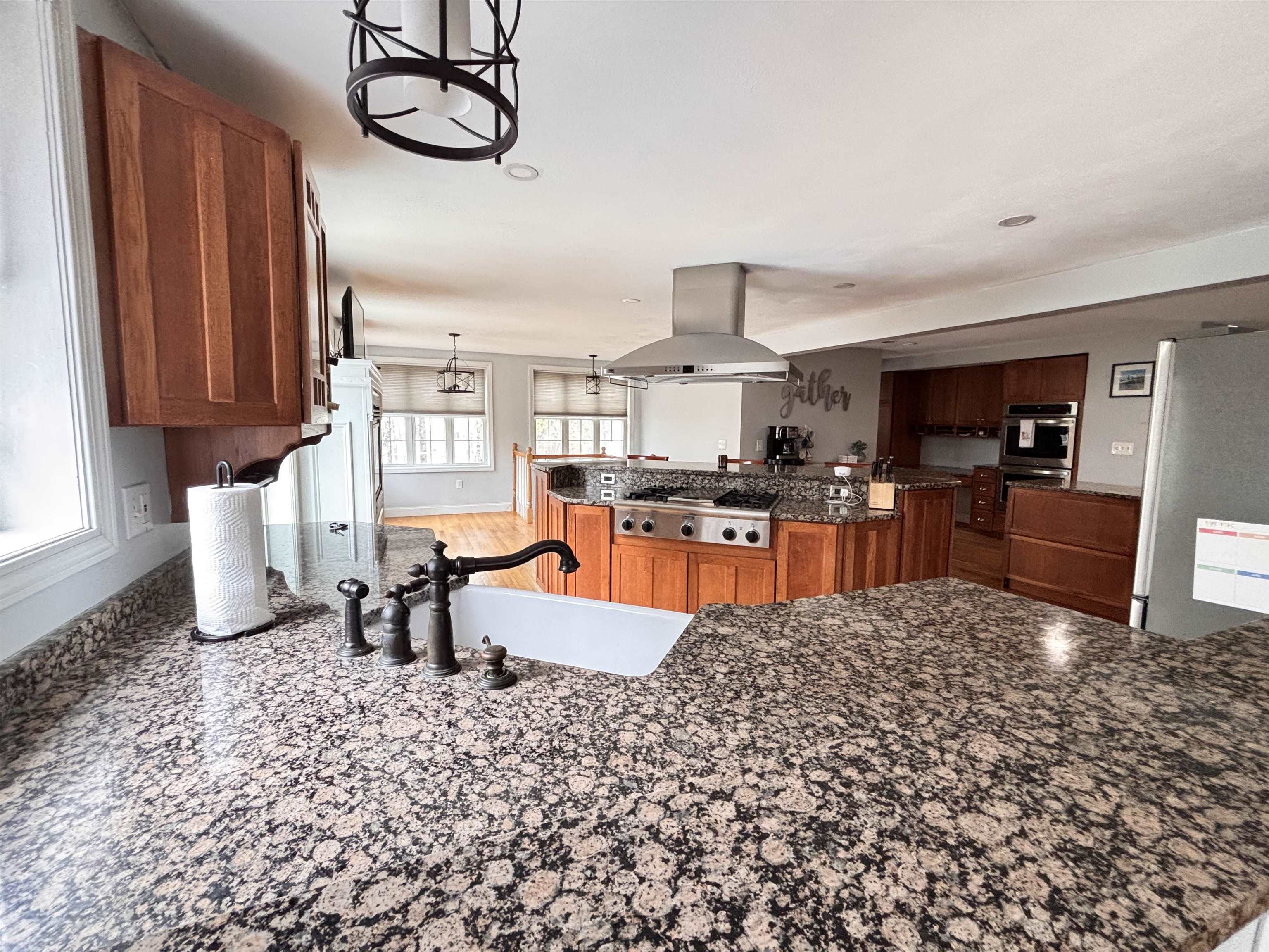 87 Juniper Dr, Goffstown, NH 03045