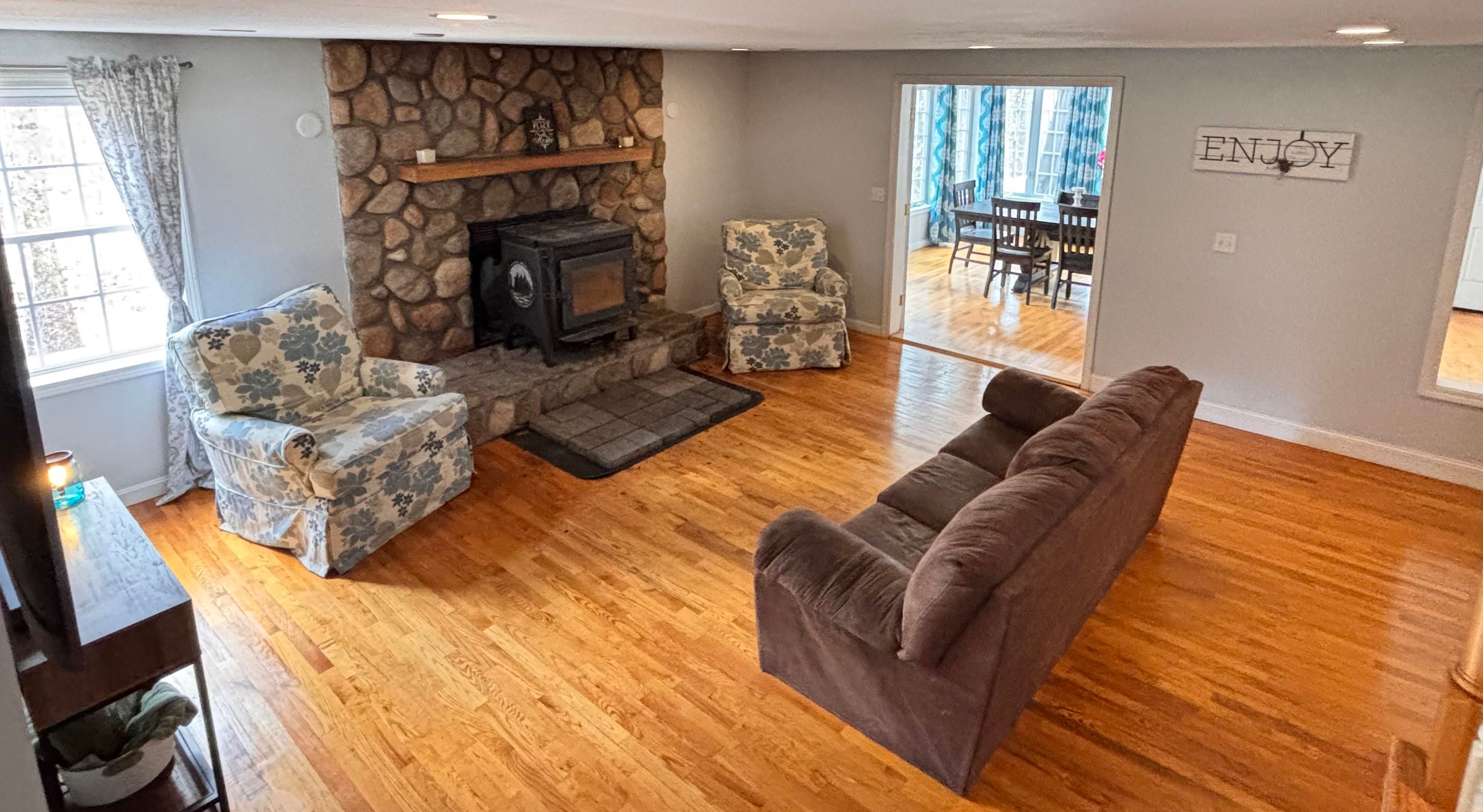 87 Juniper Dr, Goffstown, NH 03045