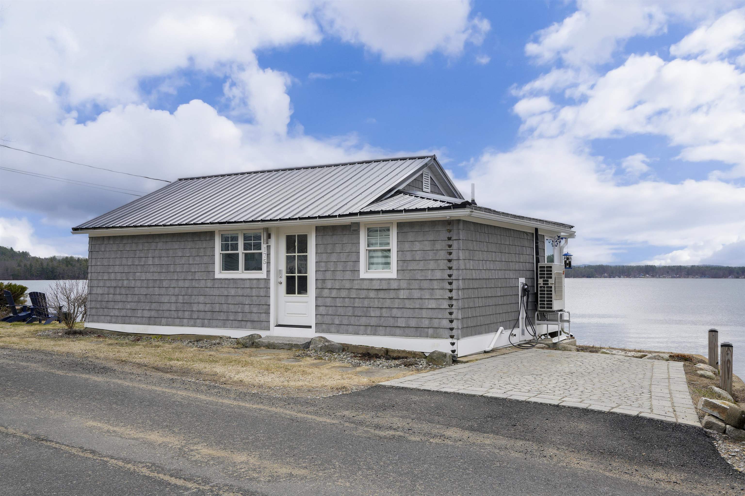 175 Lake Shore Dr, Franklin, NH 03235