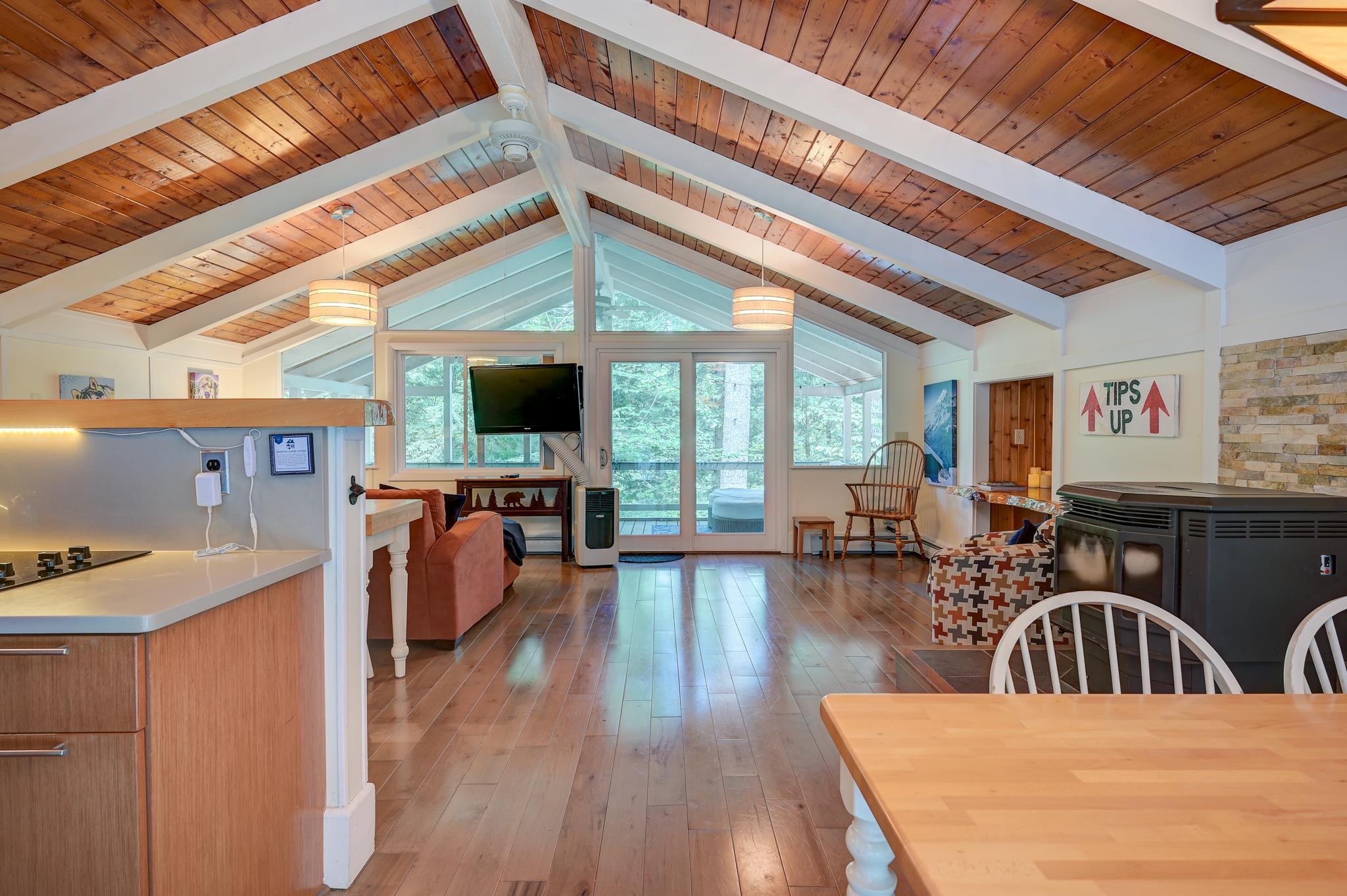 400 Rolling Ridge Rd, Bartlett, NH 03812