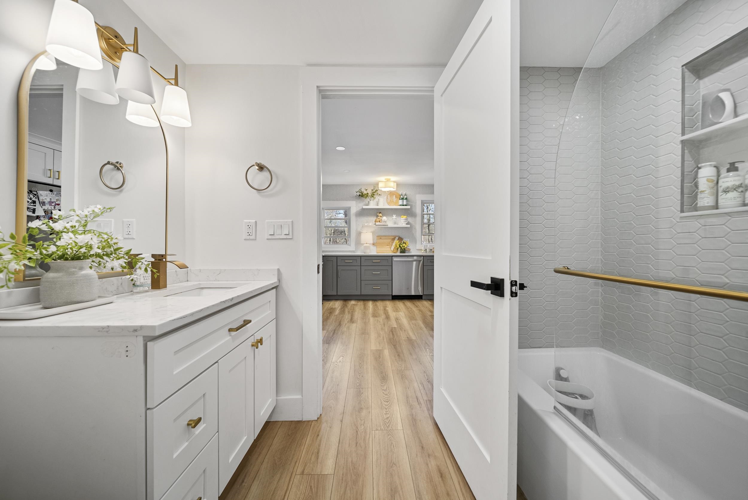 5 Wentworth Dr, Newton, NH 03858