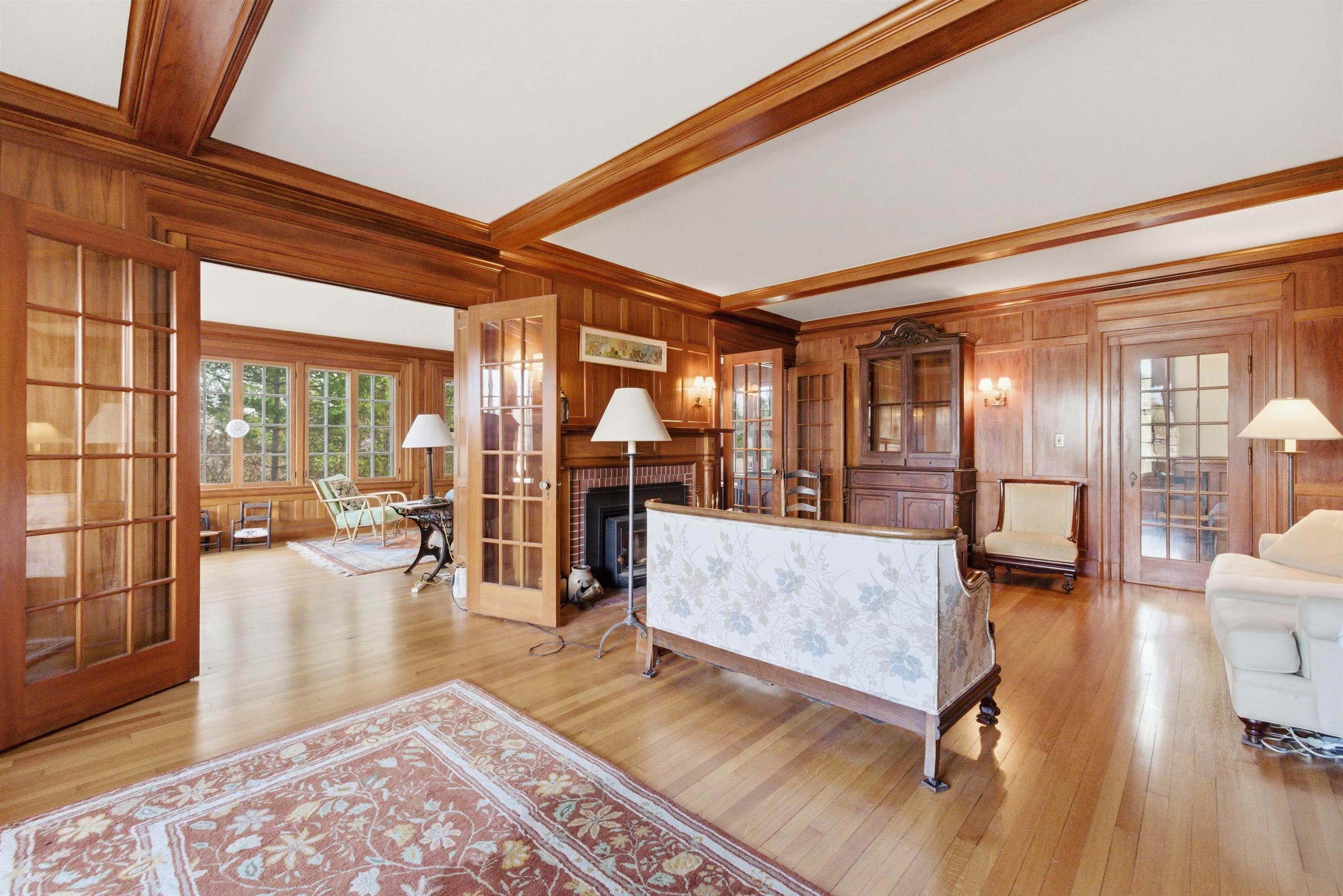 119 School St, Tilton, NH 03276