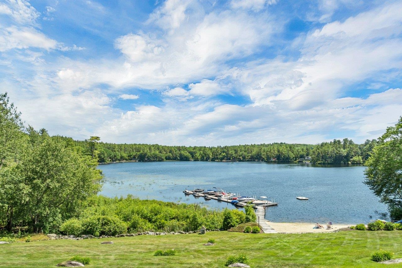 1 Barbers Pole Rd, Tuftonboro, NH 03853