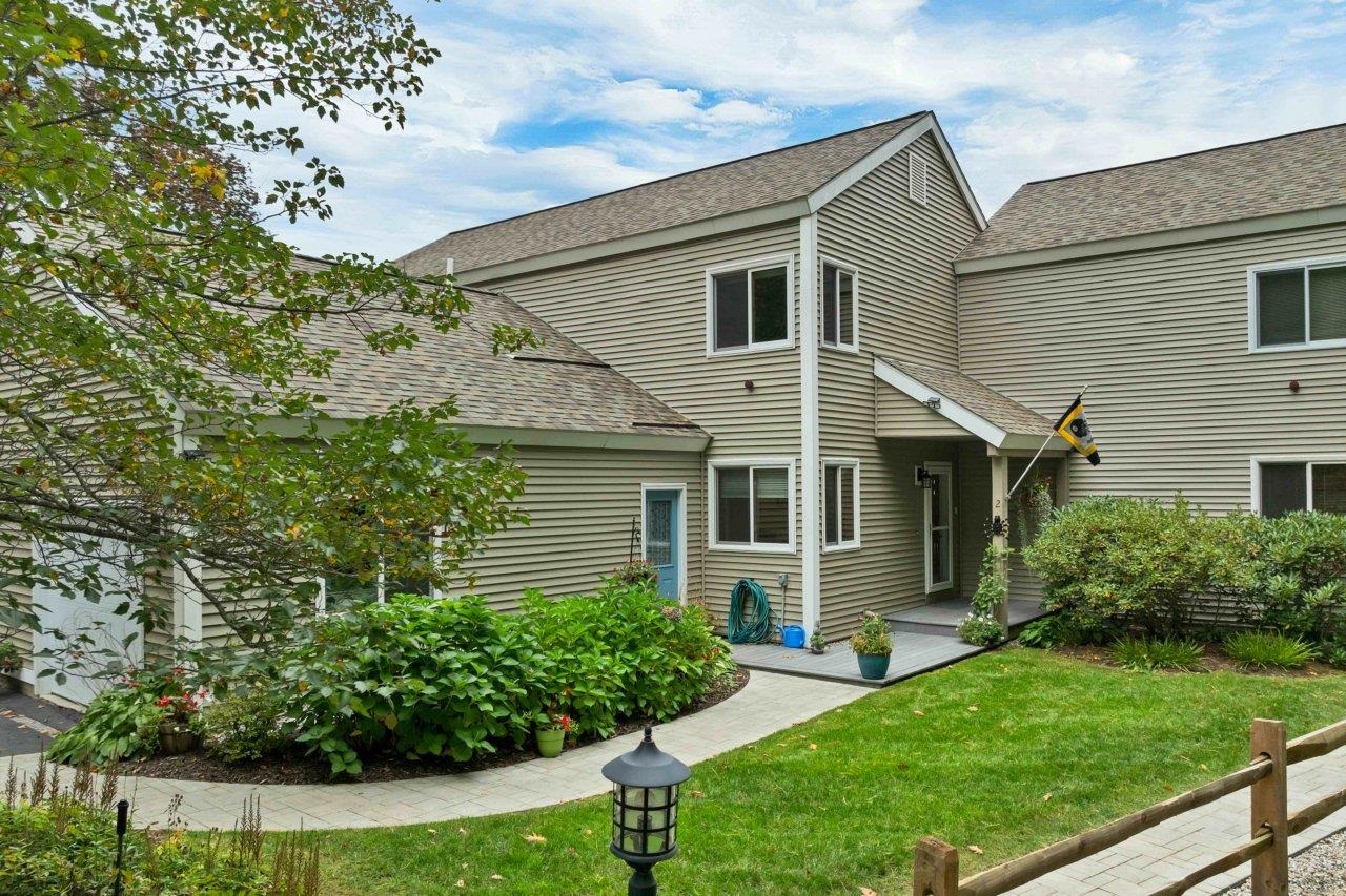 1 Barbers Pole Rd, Tuftonboro, NH 03853