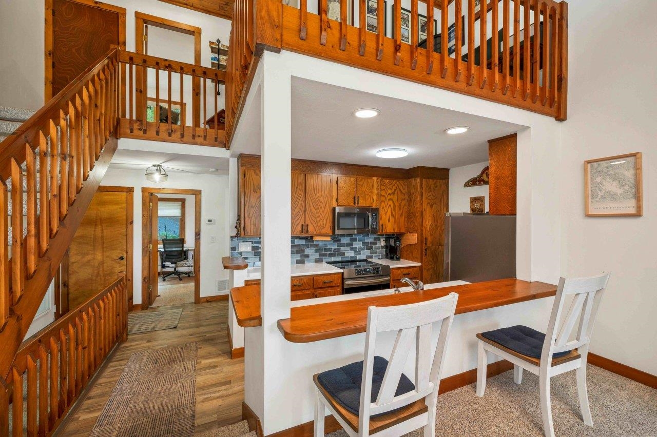 1 Barbers Pole Rd, Tuftonboro, NH 03853