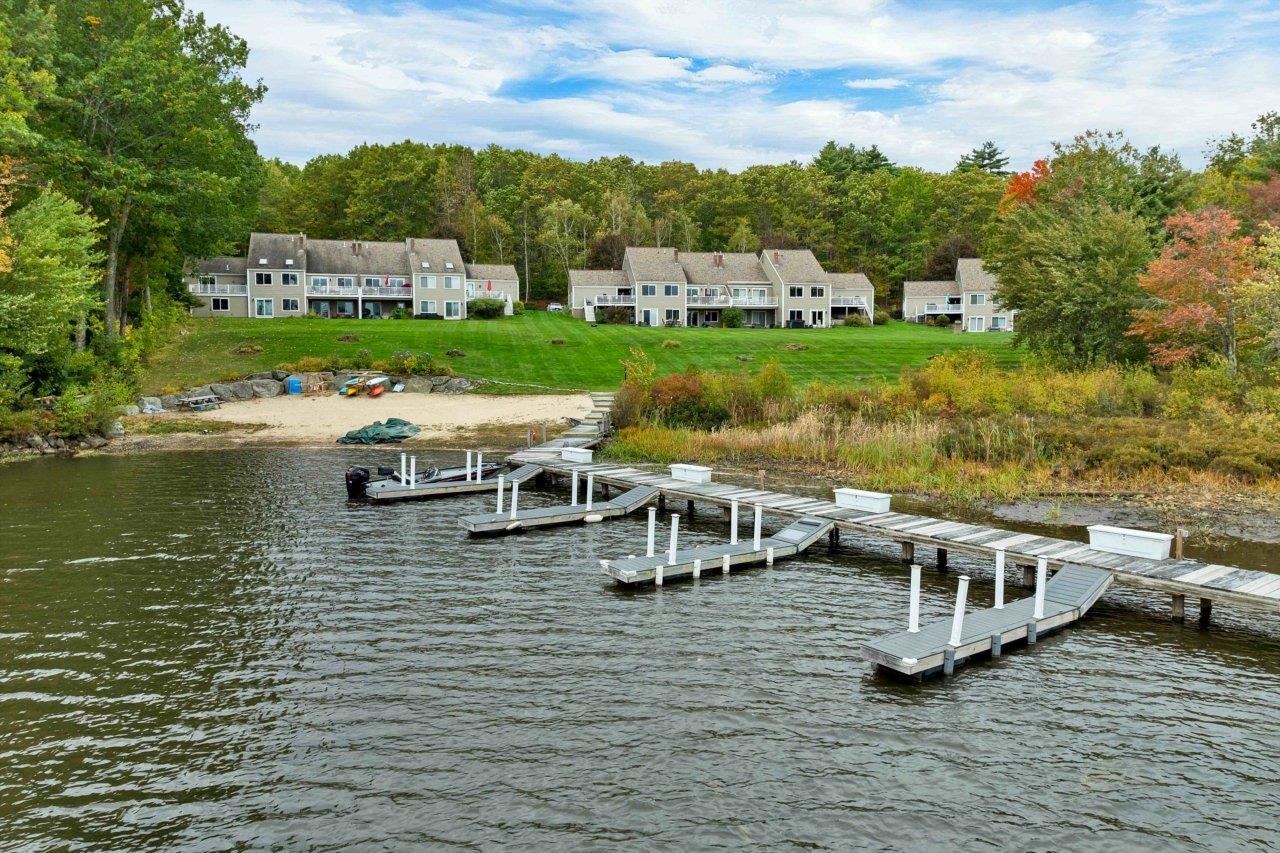 1 Barbers Pole Rd, Tuftonboro, NH 03853