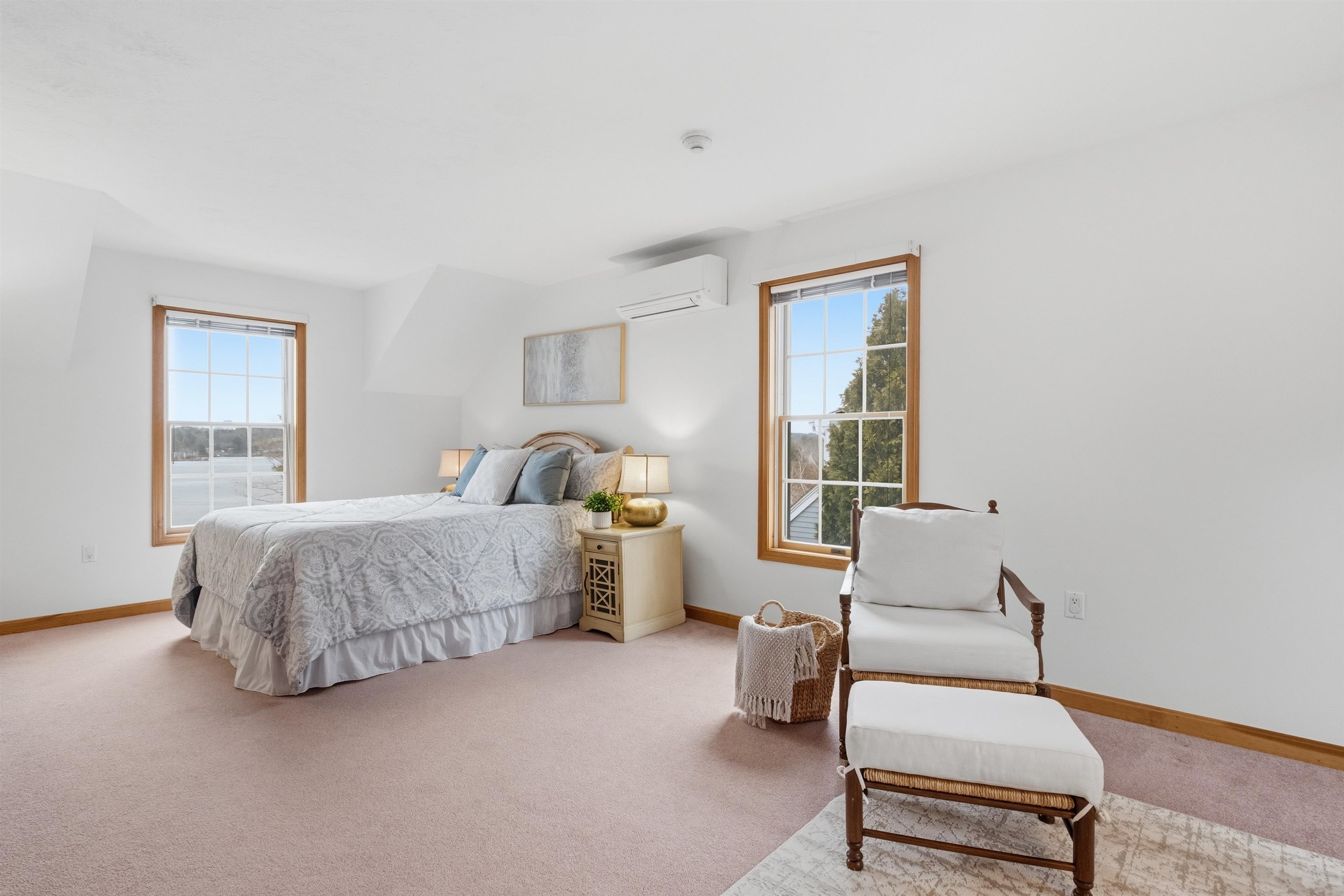 2nd large bedroom upper level