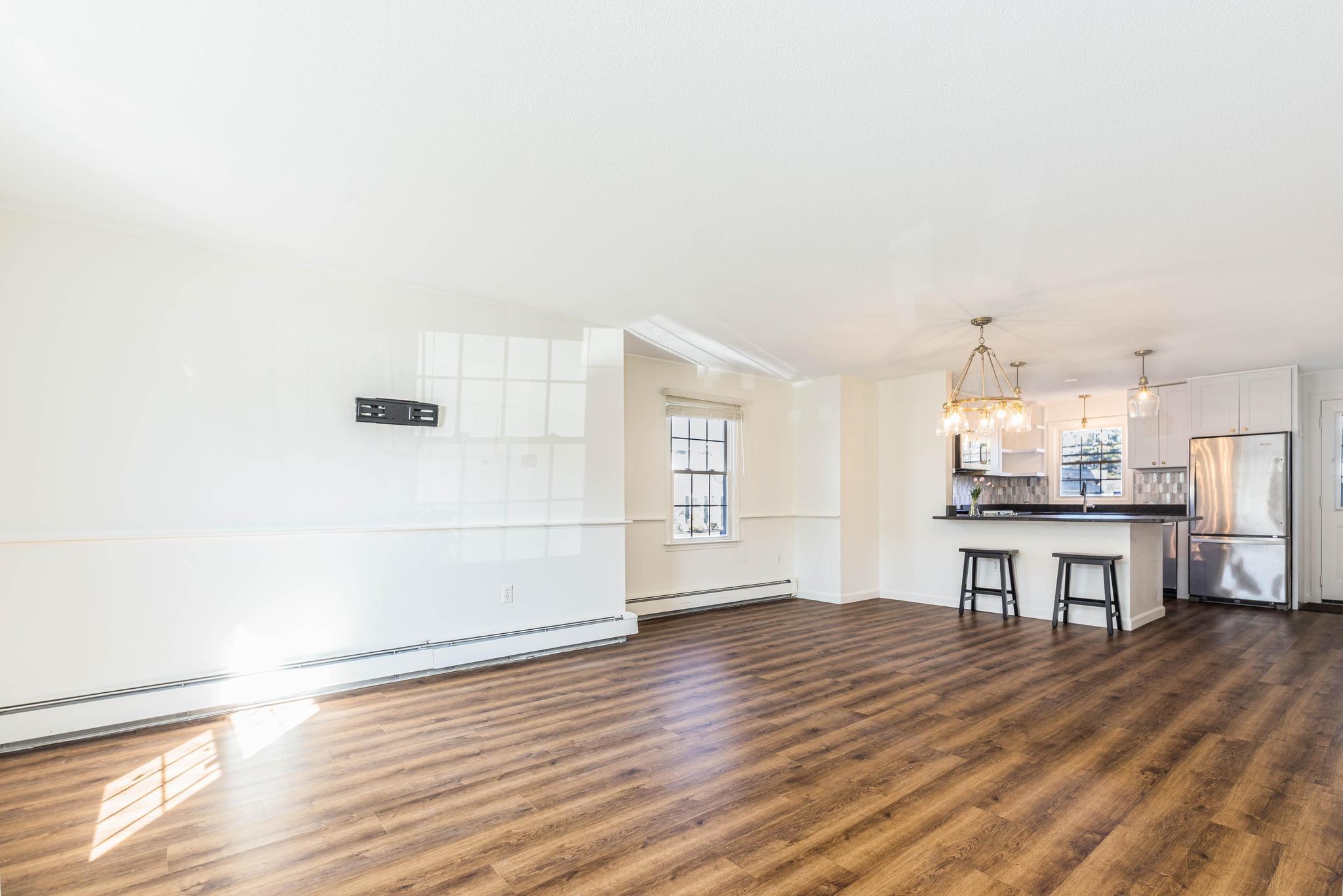 1275 Maplewood Ave, Portsmouth, NH 03833