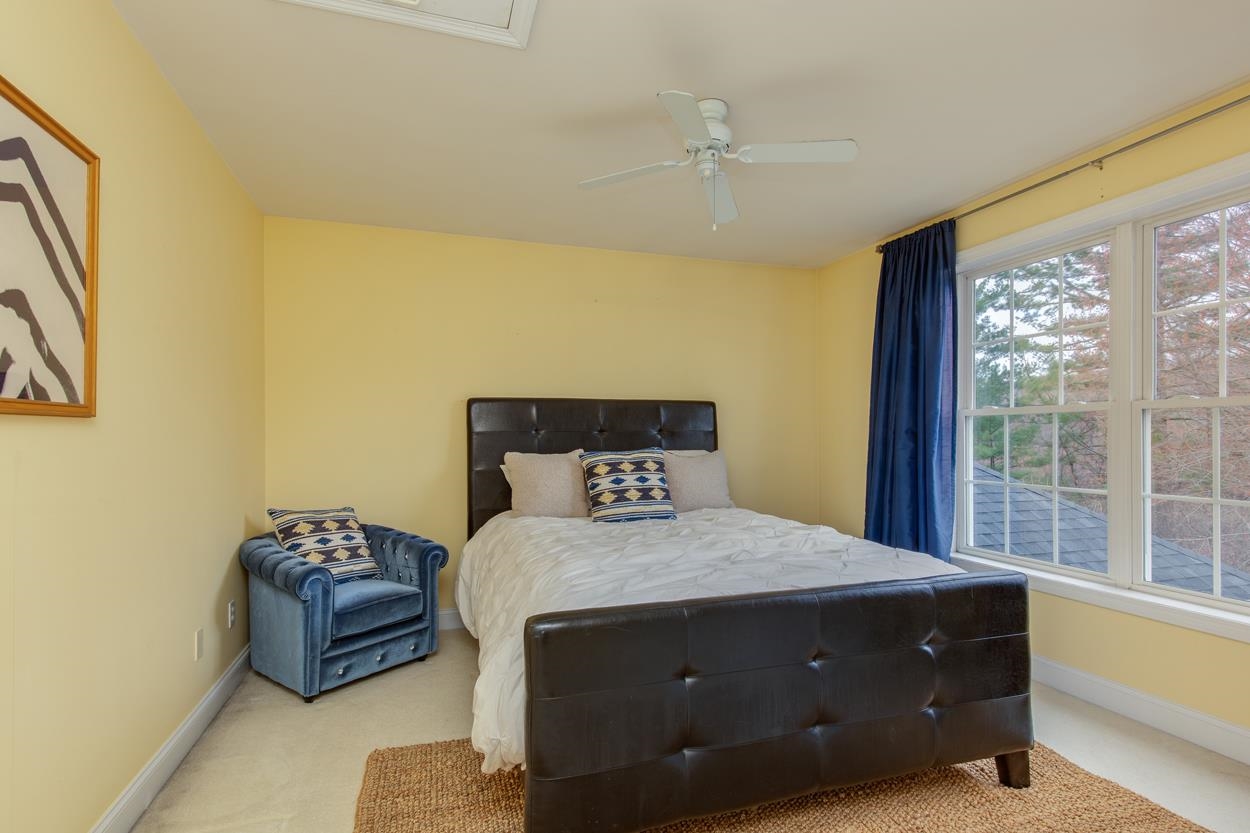 36 Hawk Dr, Salem, NH 03079