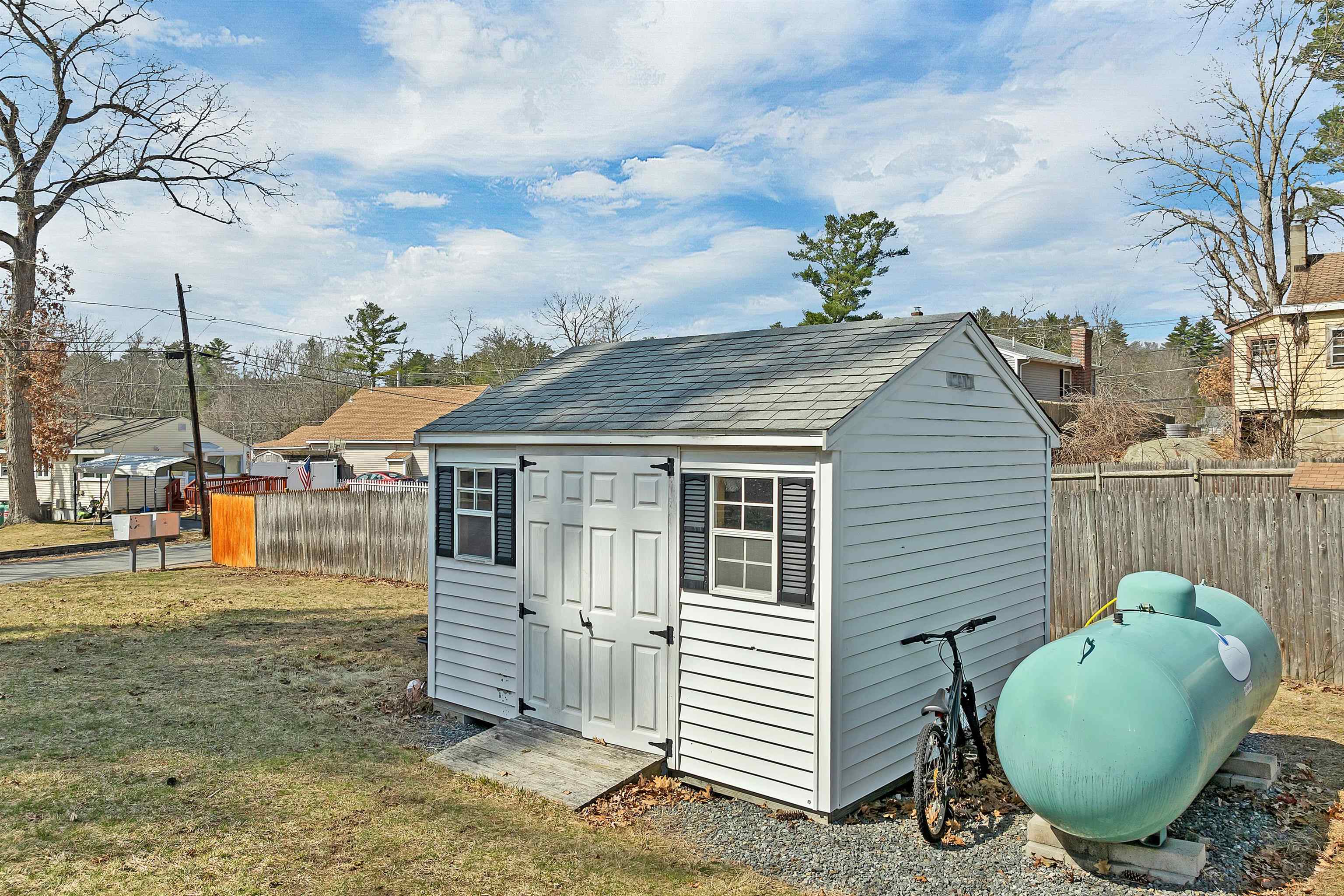 3 Dennison Ave, Salem, NH 03079