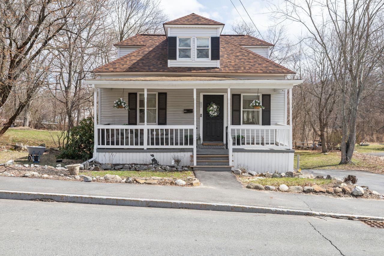 377 Smyth Rd, Manchester, NH 03104