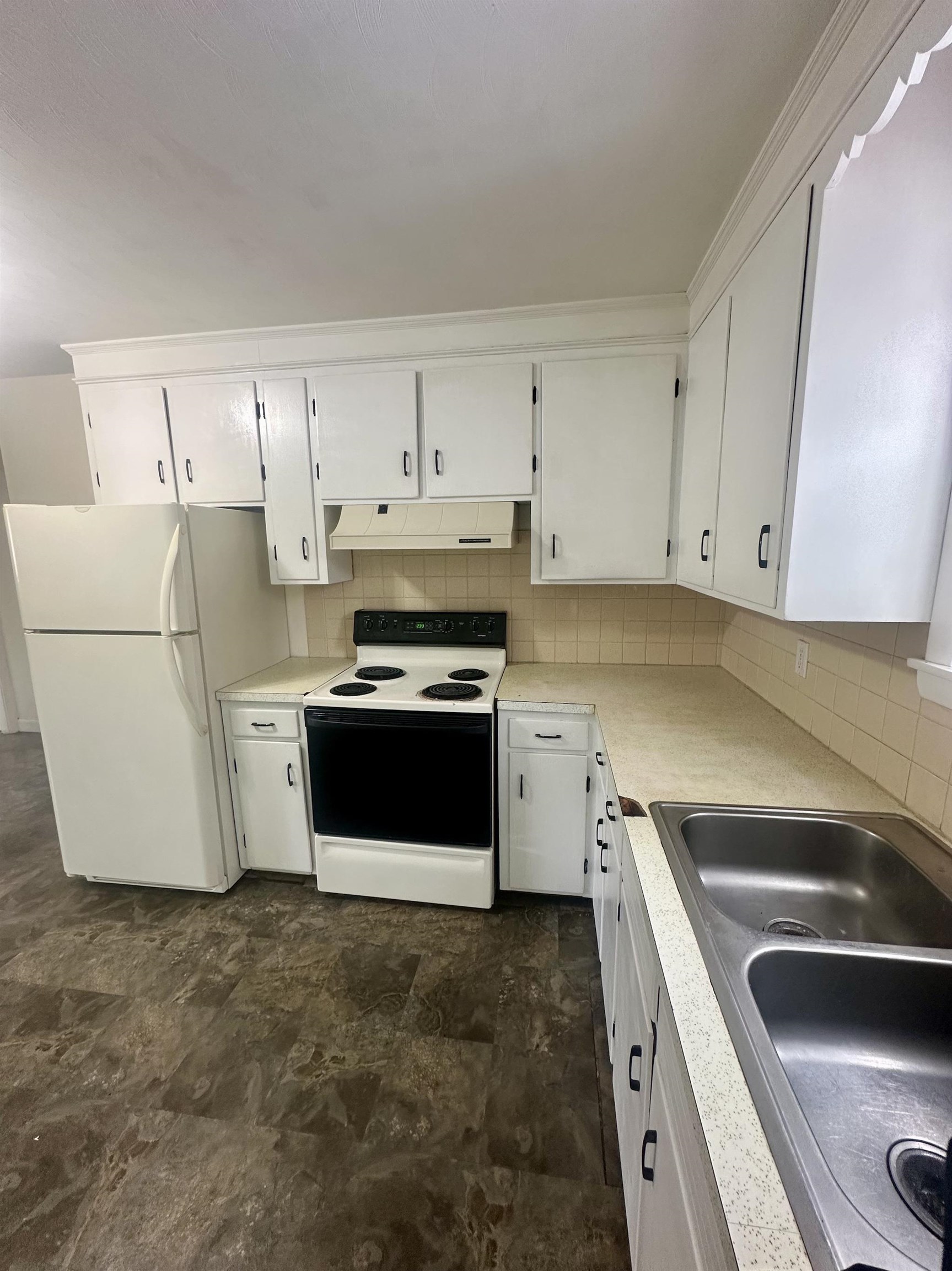 94 Maple St, Somersworth, NH 03878