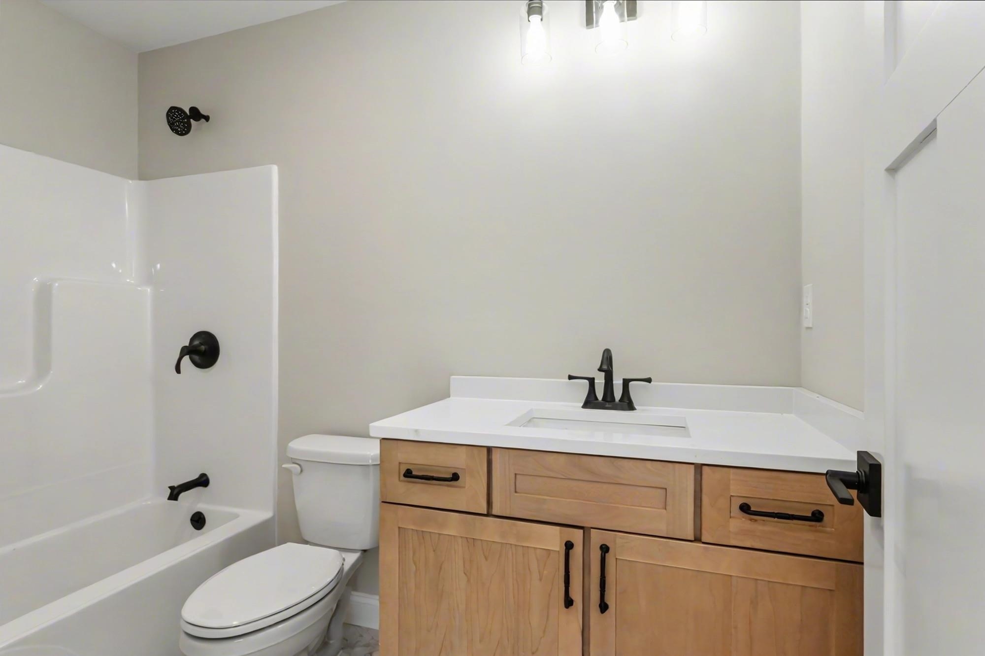 82 Wilton Rd, Milford, NH 03055