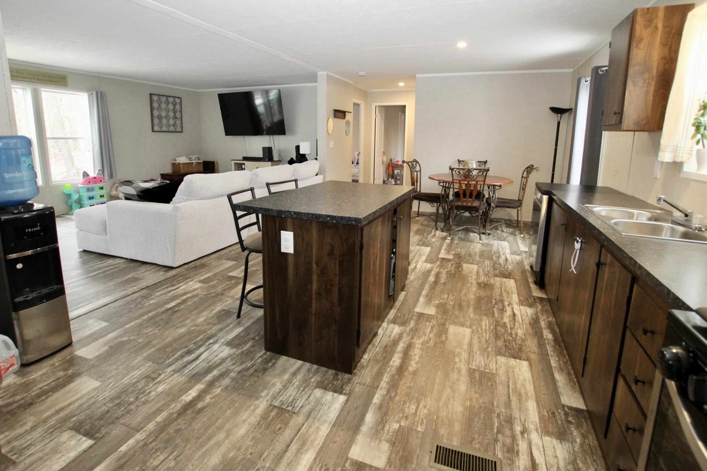 82 Orange St, Farmington, NH 03835