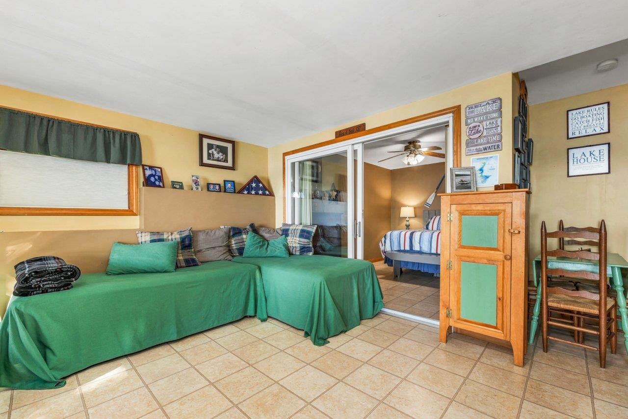 21 Cedergren Rd, New Durham, NH 03855