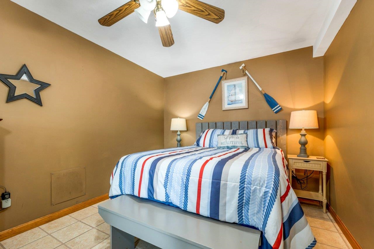 21 Cedergren Rd, New Durham, NH 03855