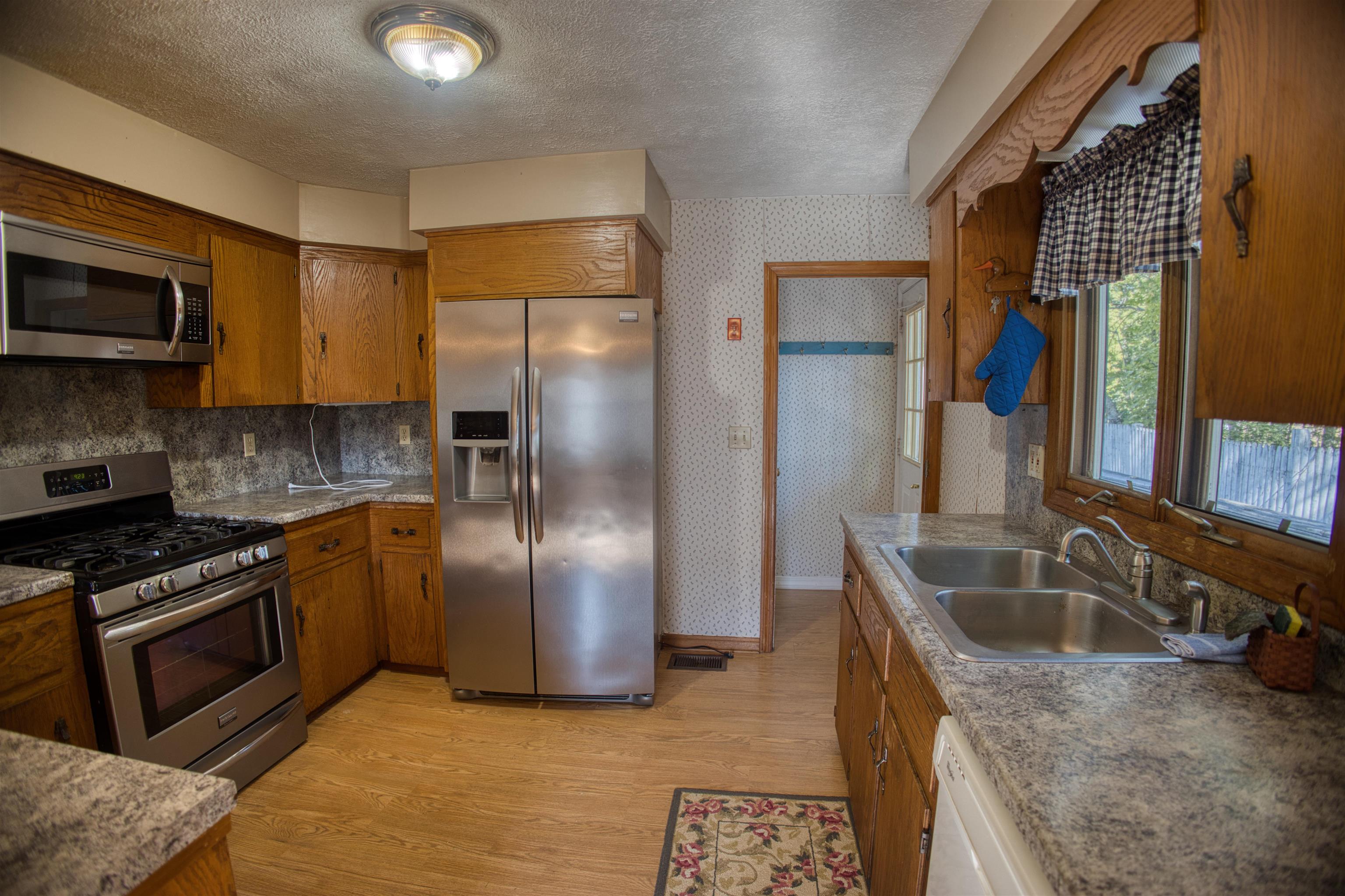 10 Dore St, Ossipee, NH 03814