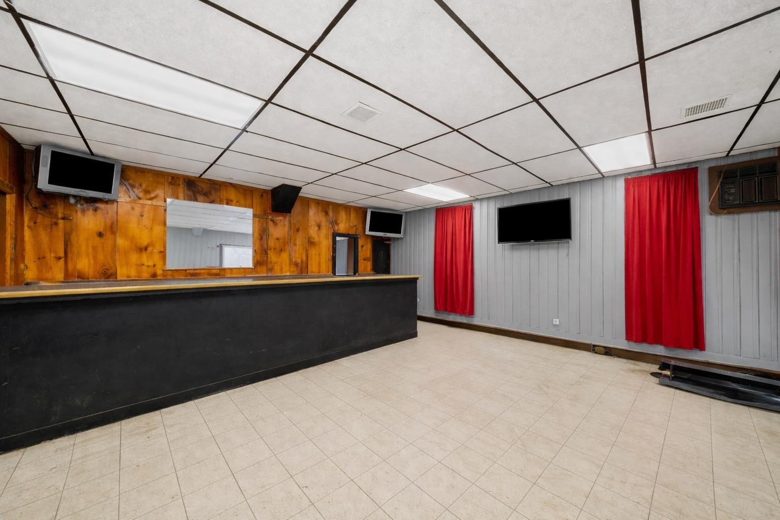 13 Mechanic St, Farmington, NH 03835