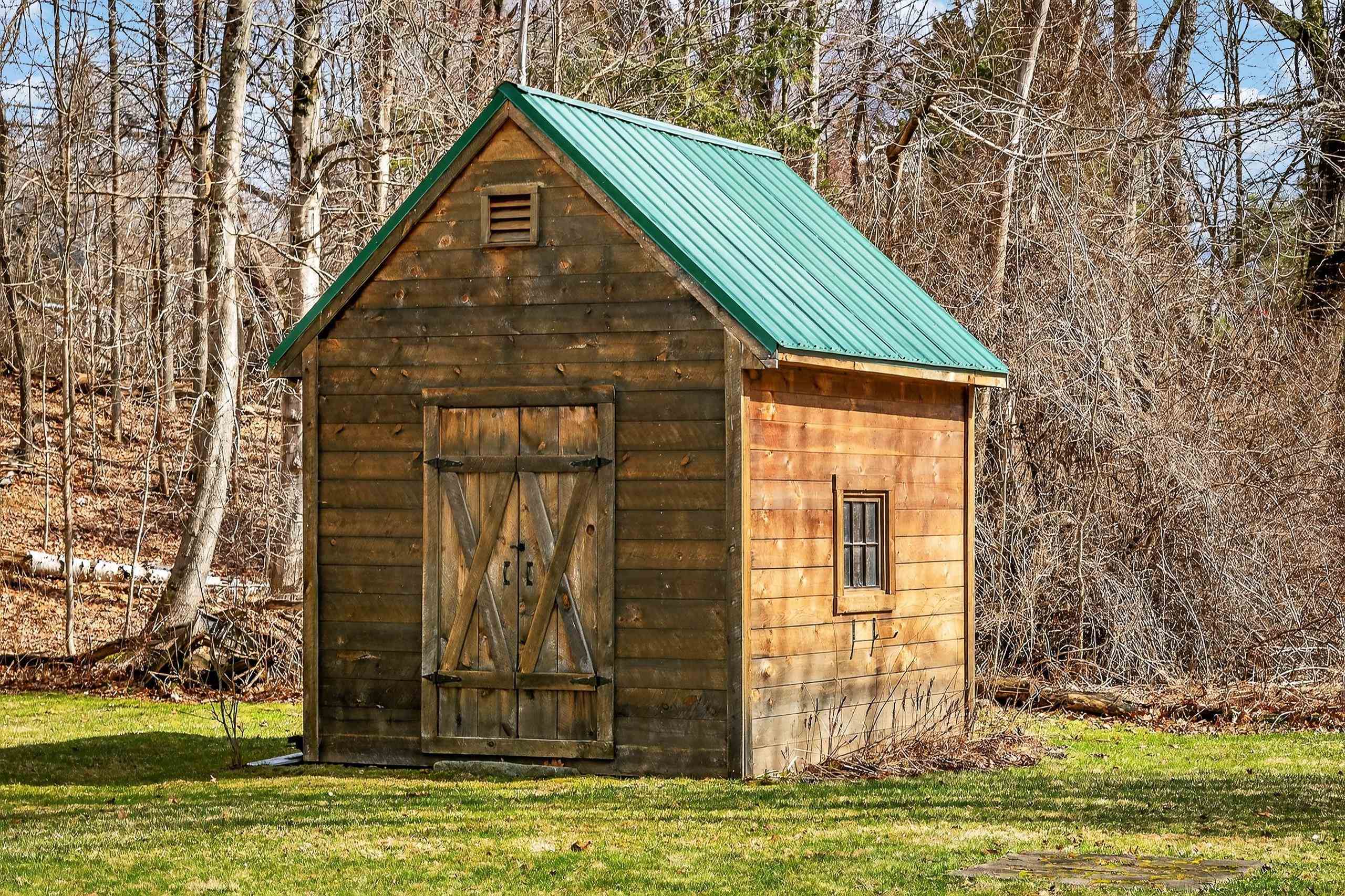 2 Joslin Rd, Amherst, NH 03031