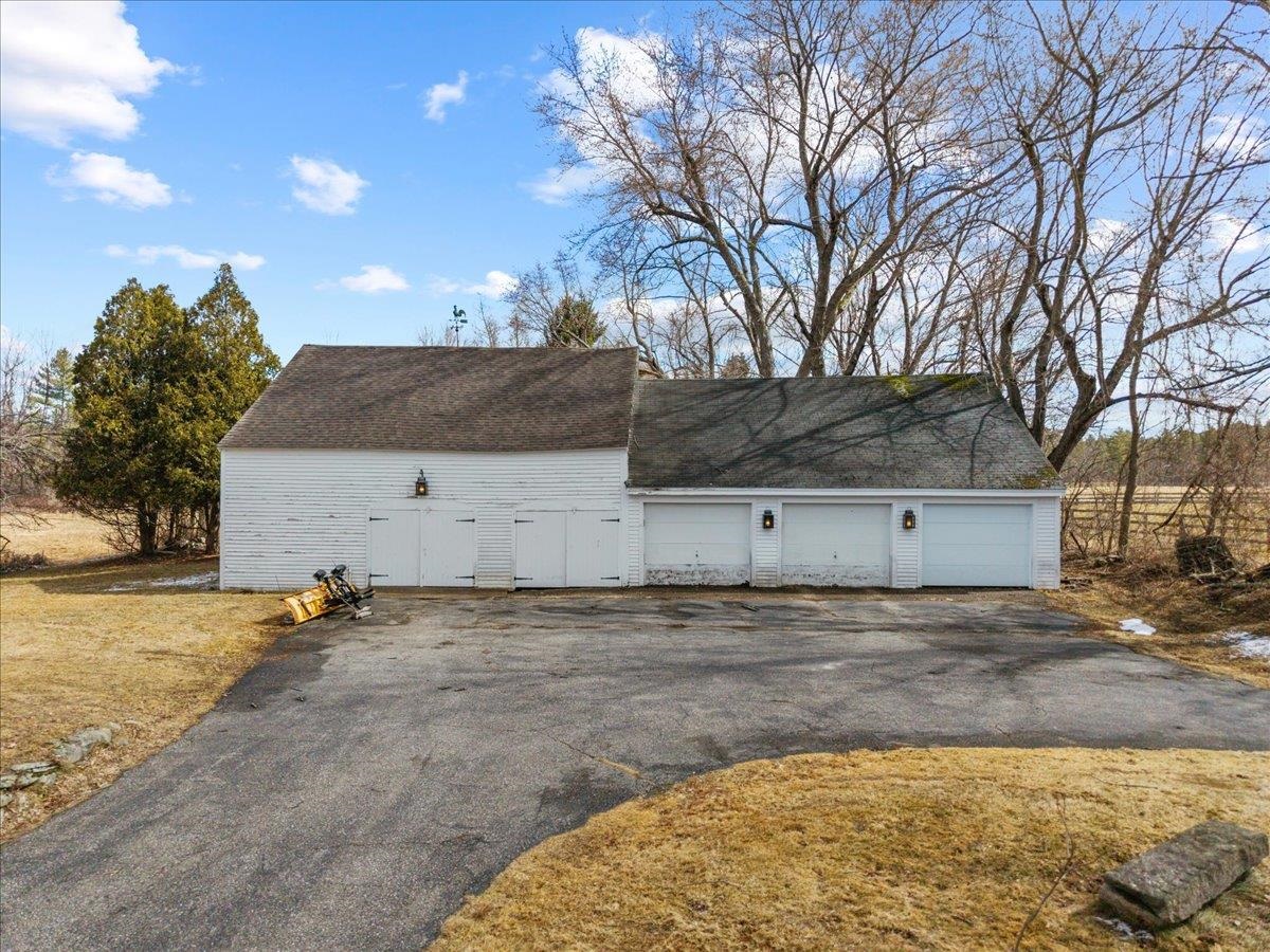 146 Drinkwater Rd, Kensington, NH 03833