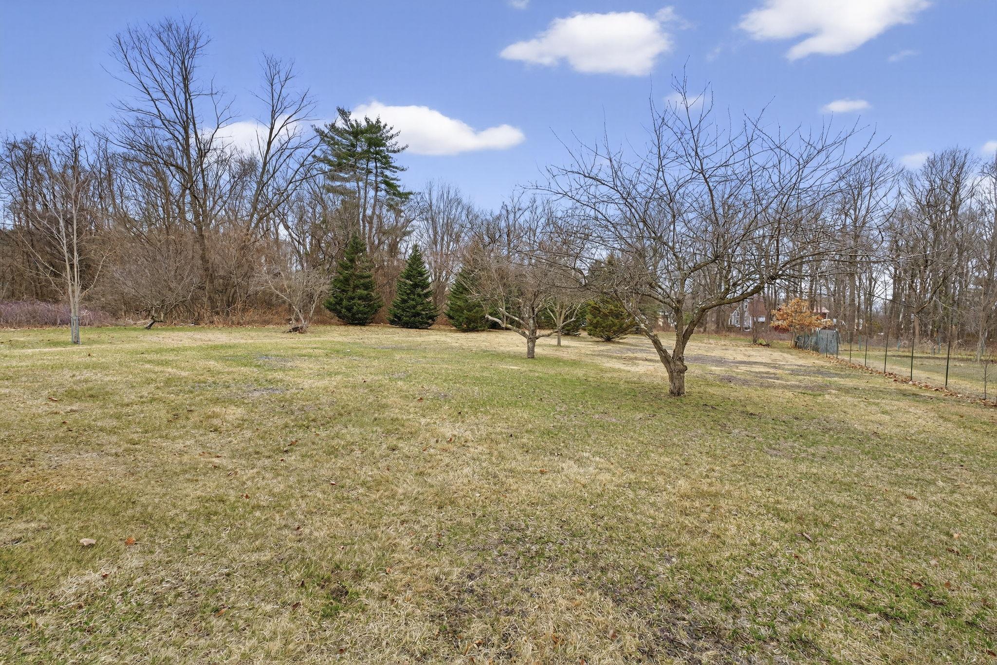 39 Rolfe St, Concord, NH 03303