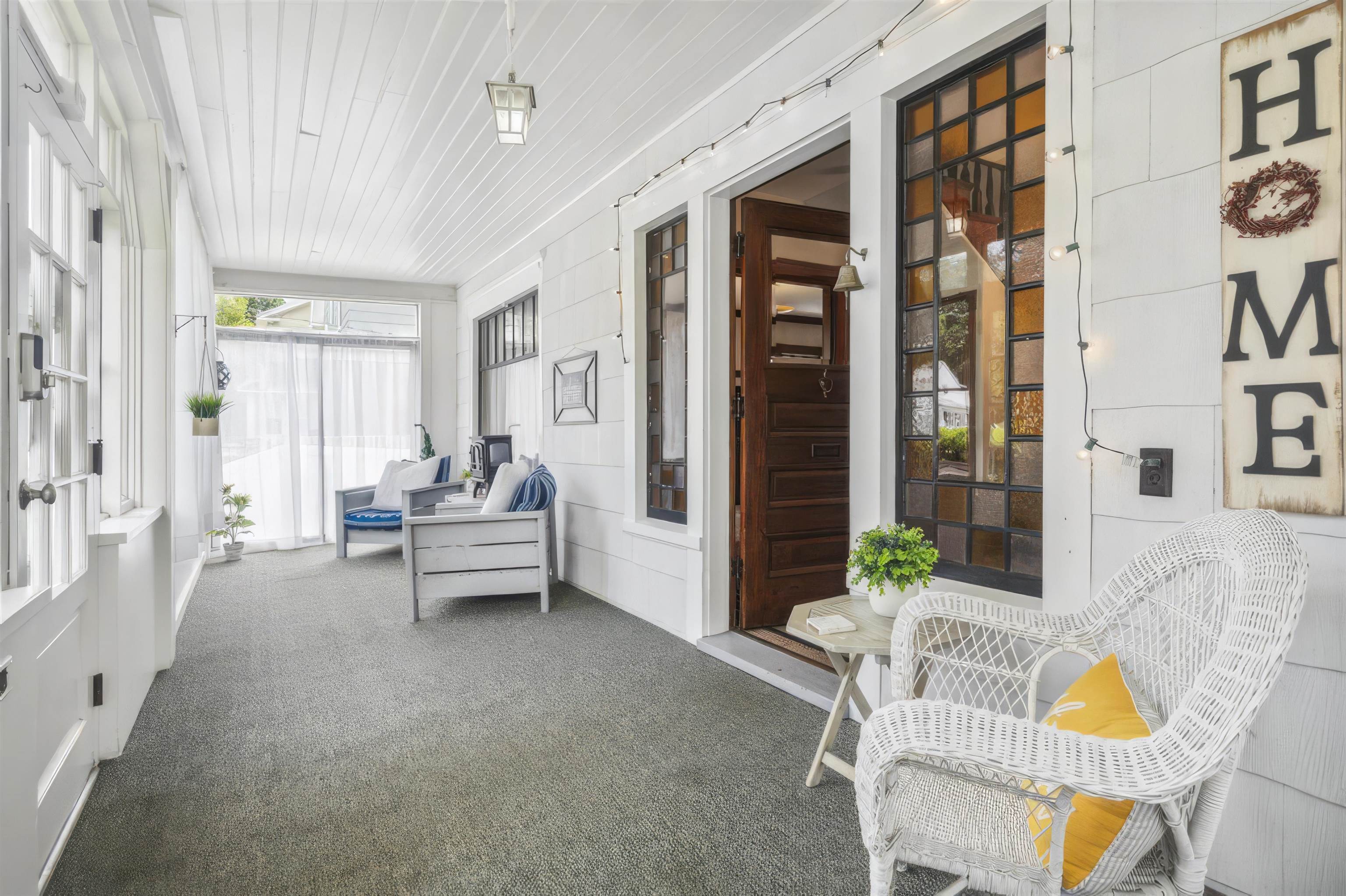 73 Gilford Avenue — photo 2