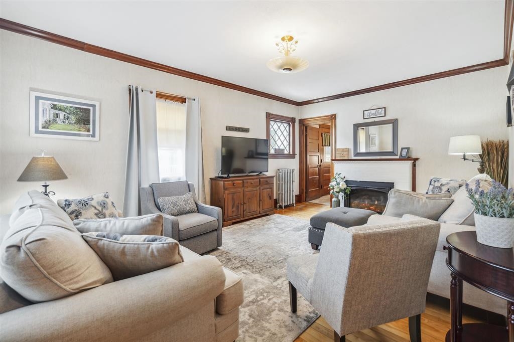 73 Gilford Ave, Laconia, NH 03246