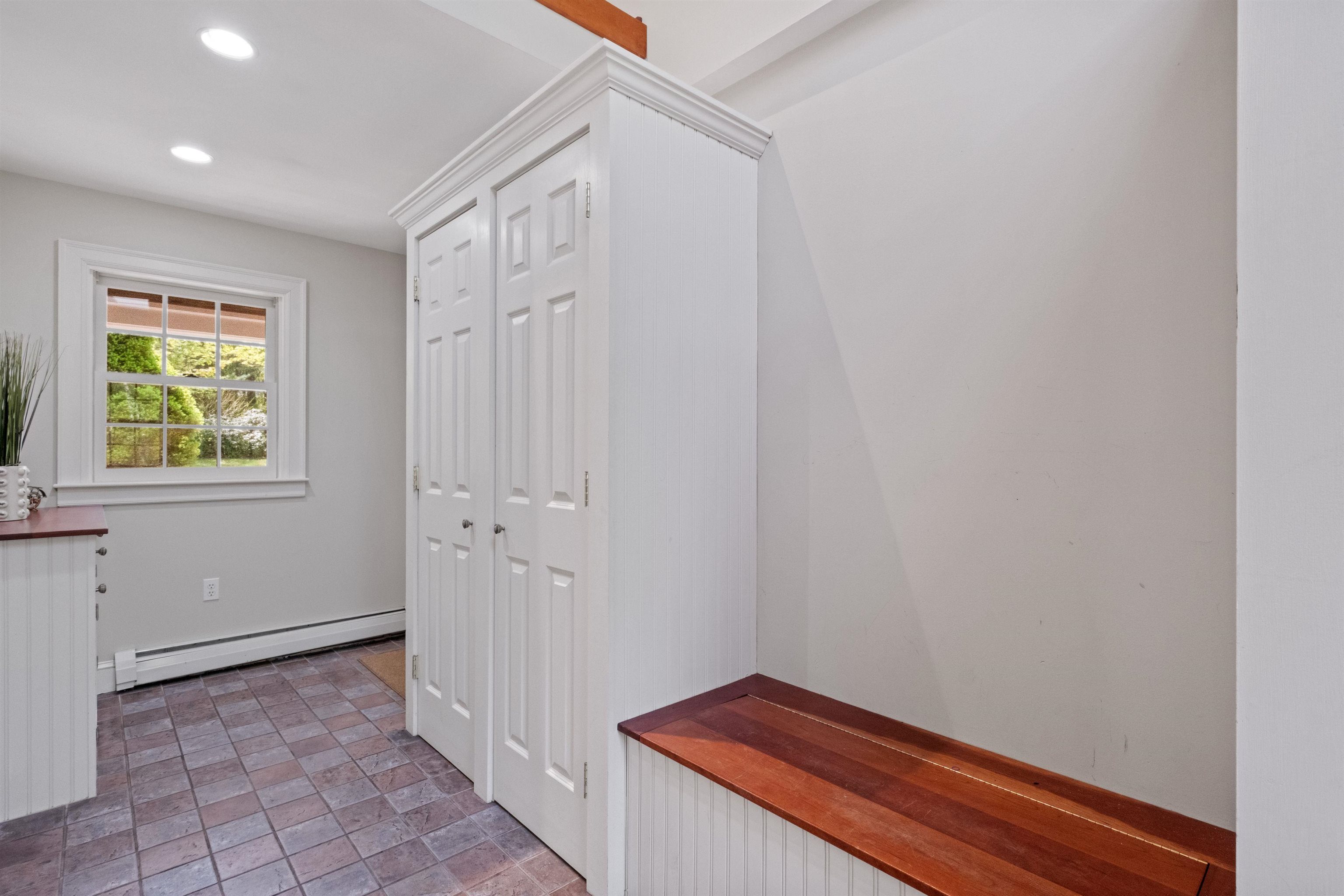 211 Hedgerose Ln, Hopkinton, NH 03229