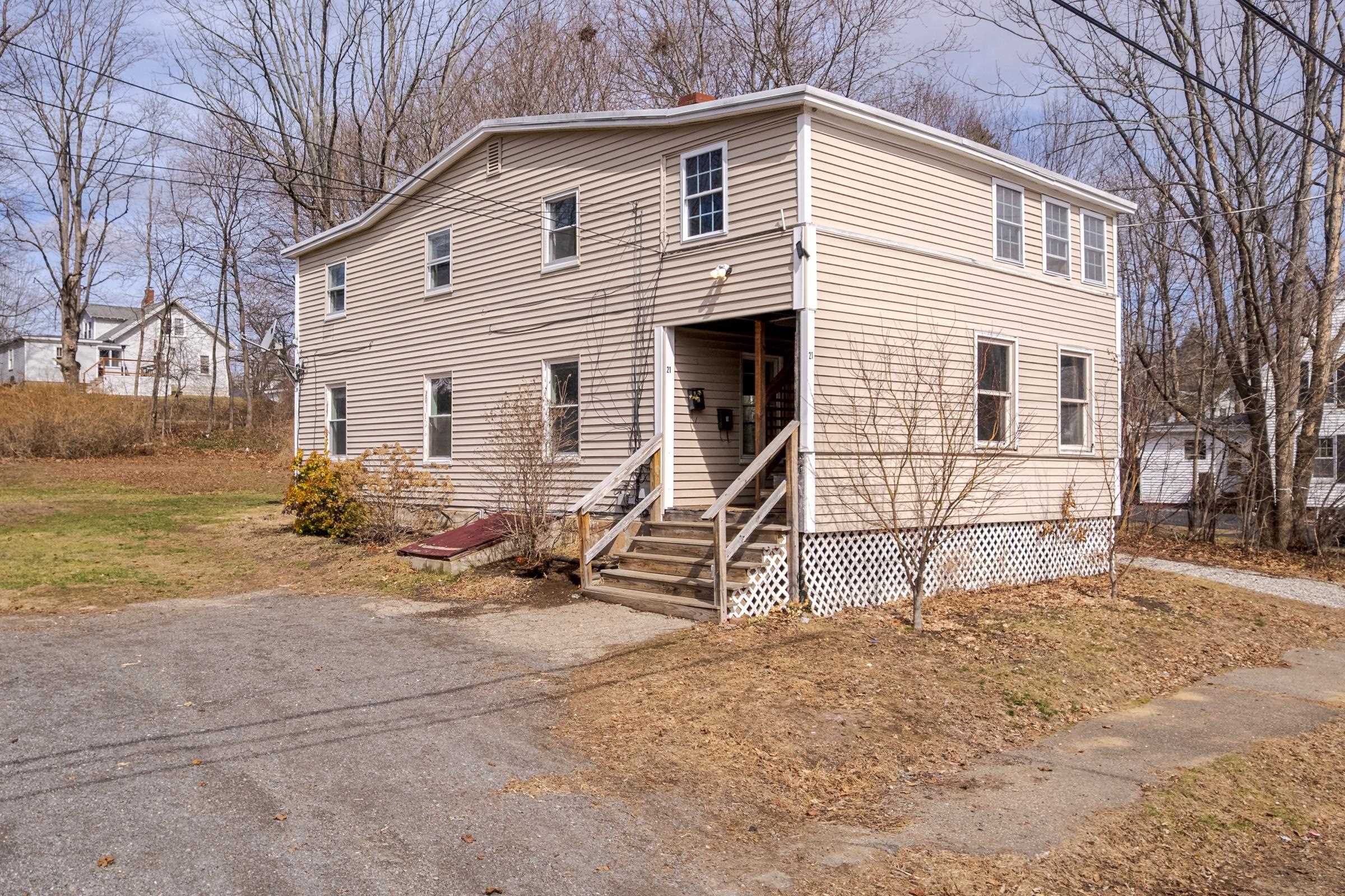 21 Hanson St, Somersworth, NH 03878