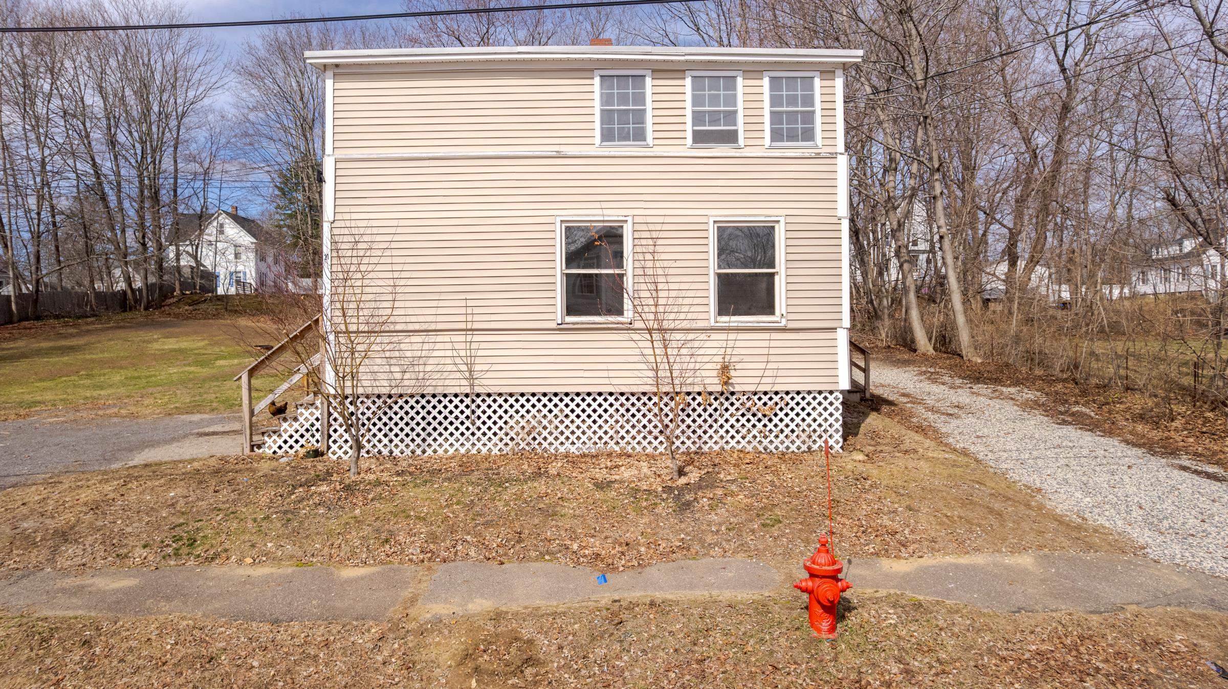 21 Hanson St, Somersworth, NH 03878