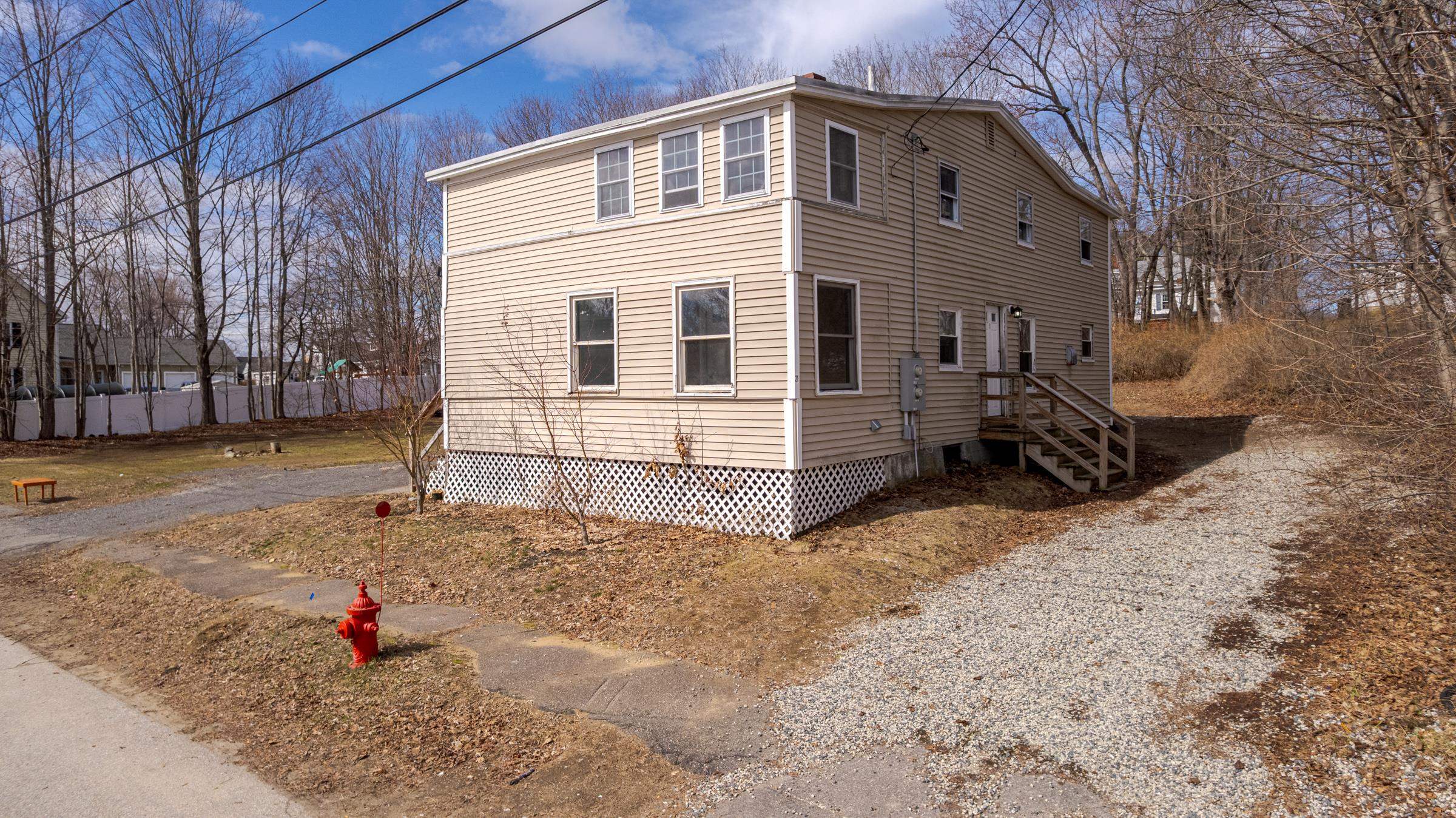 21 Hanson St, Somersworth, NH 03878