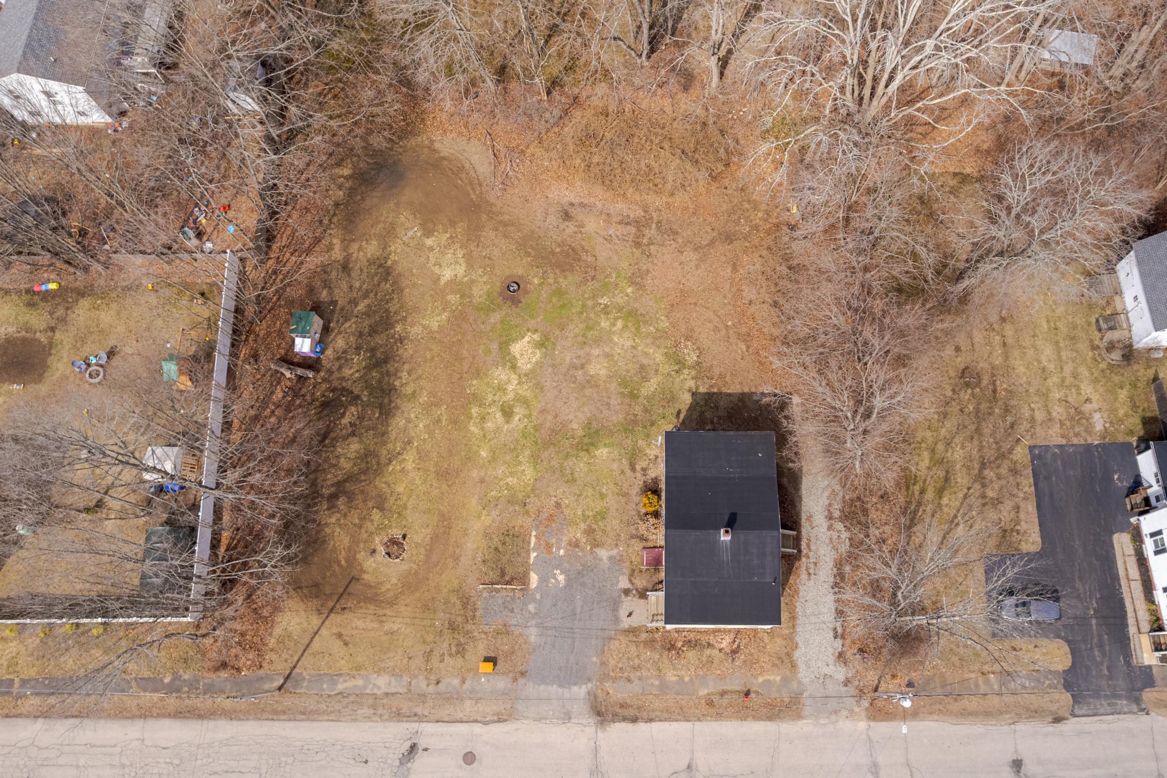 21 Hanson St, Somersworth, NH 03878