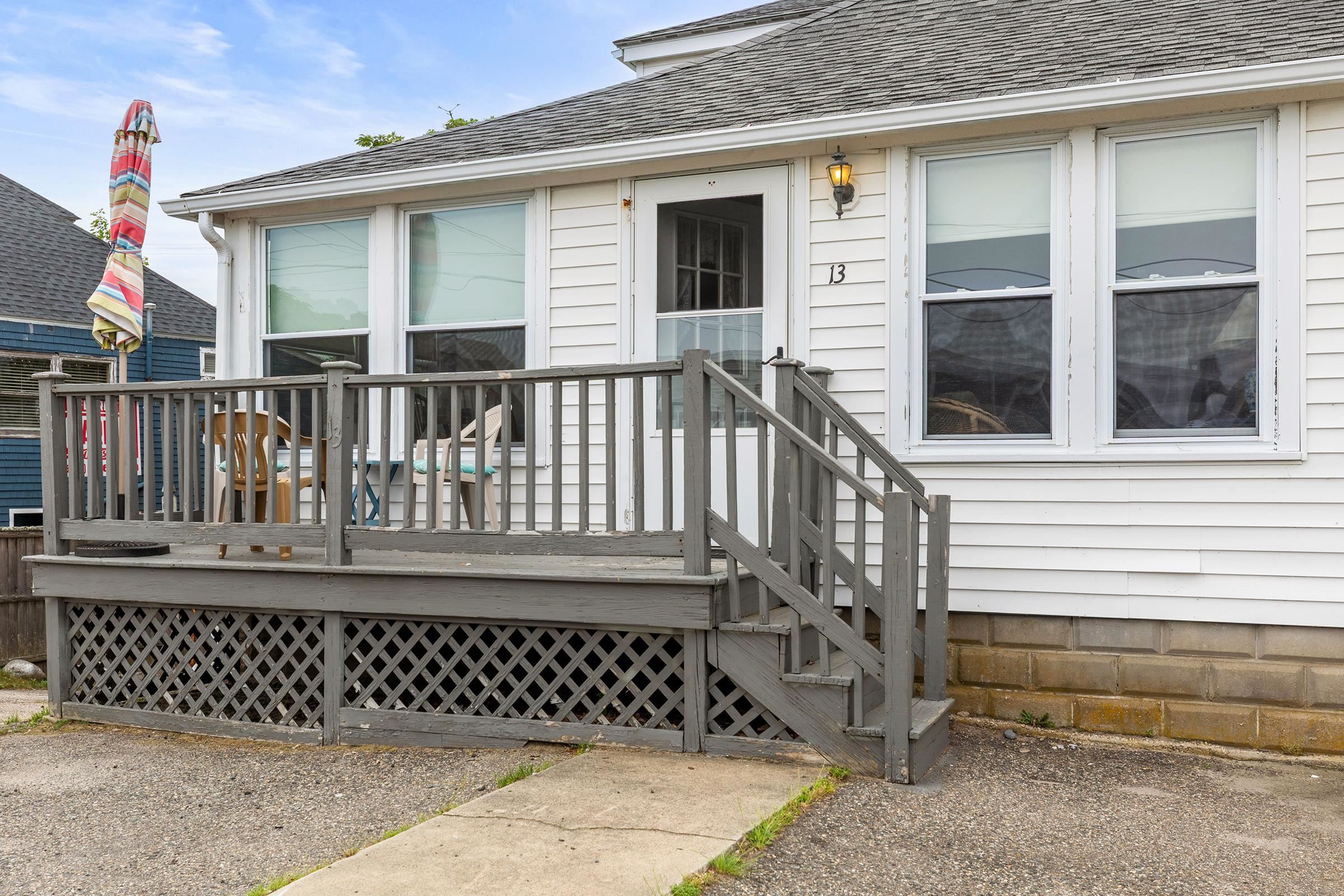 13 Ocean Blvd, Hampton, NH 03842