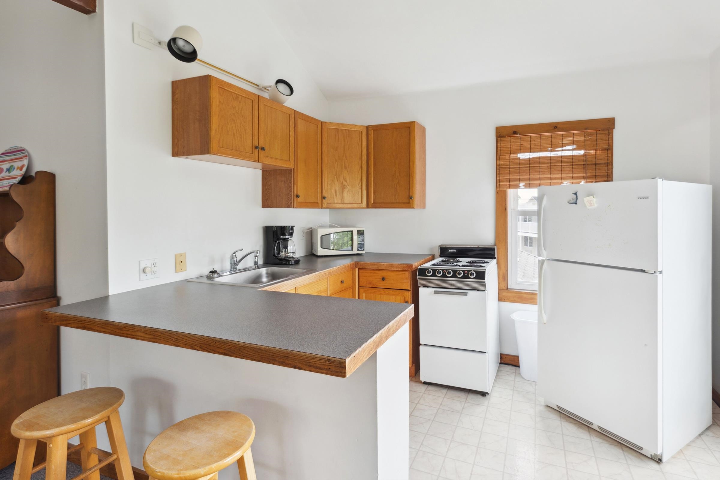 13 Ocean Blvd, Hampton, NH 03842