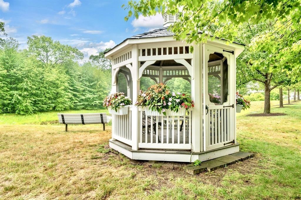 2 Sterling Hill Ln, Exeter, NH 03833