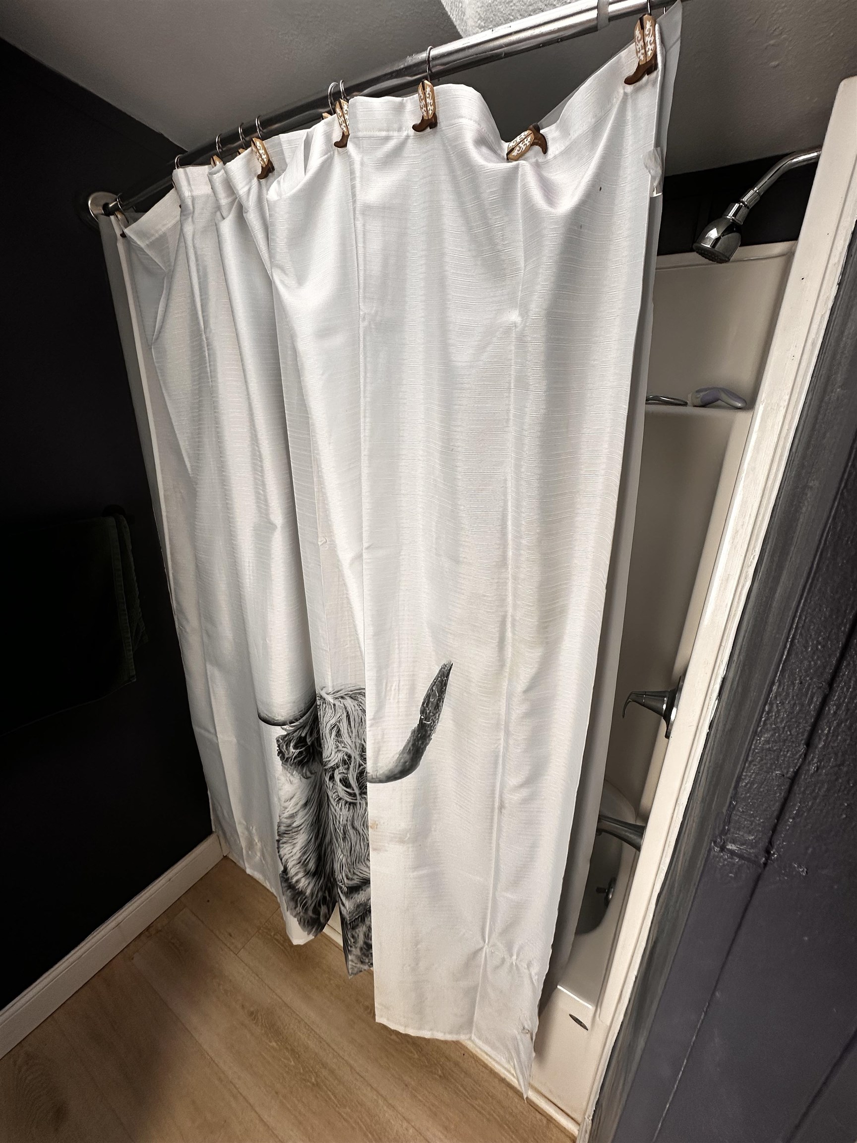 90 Spruce Dr, Farmington, NH 03835