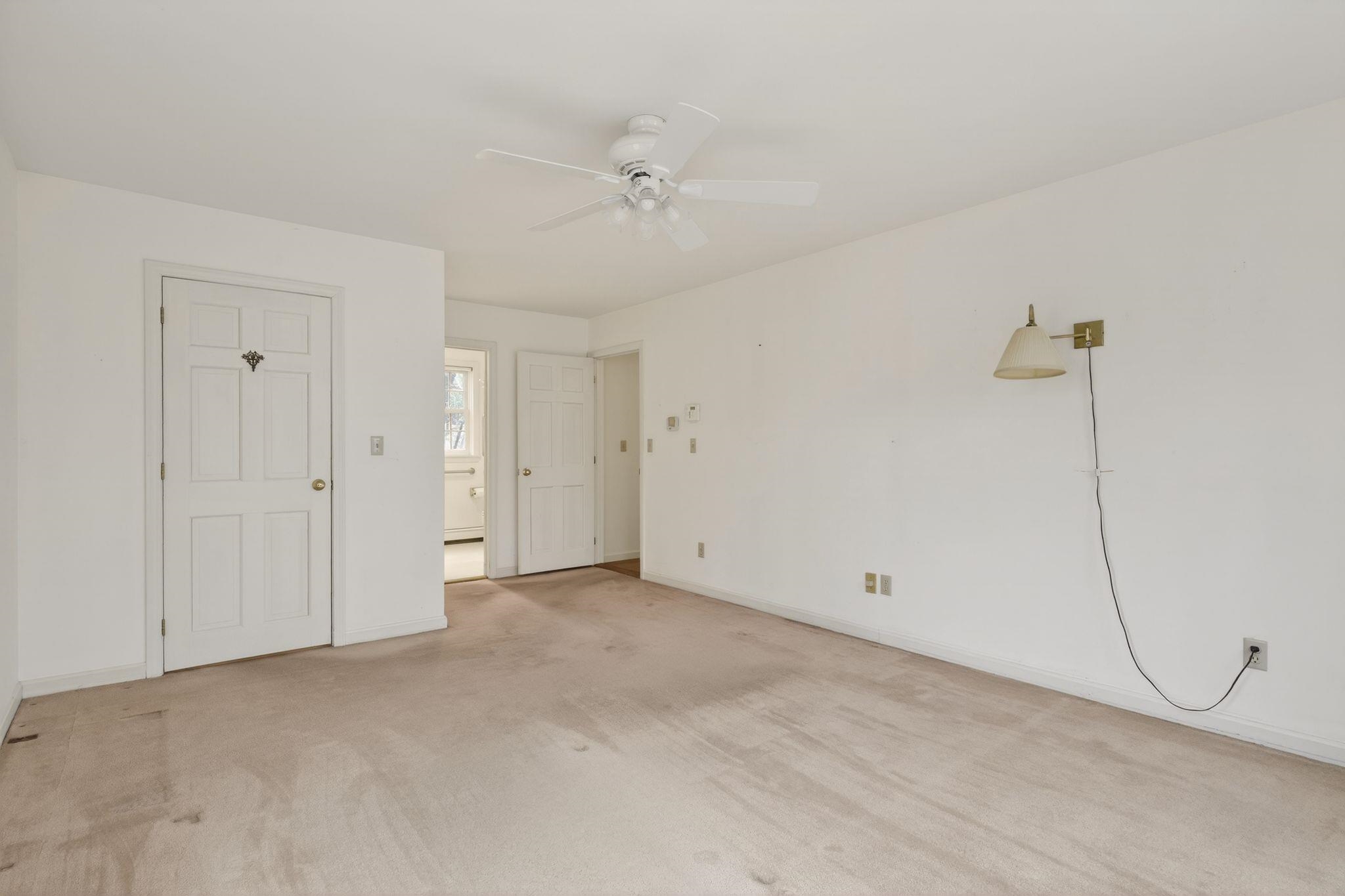 31 Gage Rd, Bedford, NH 03110